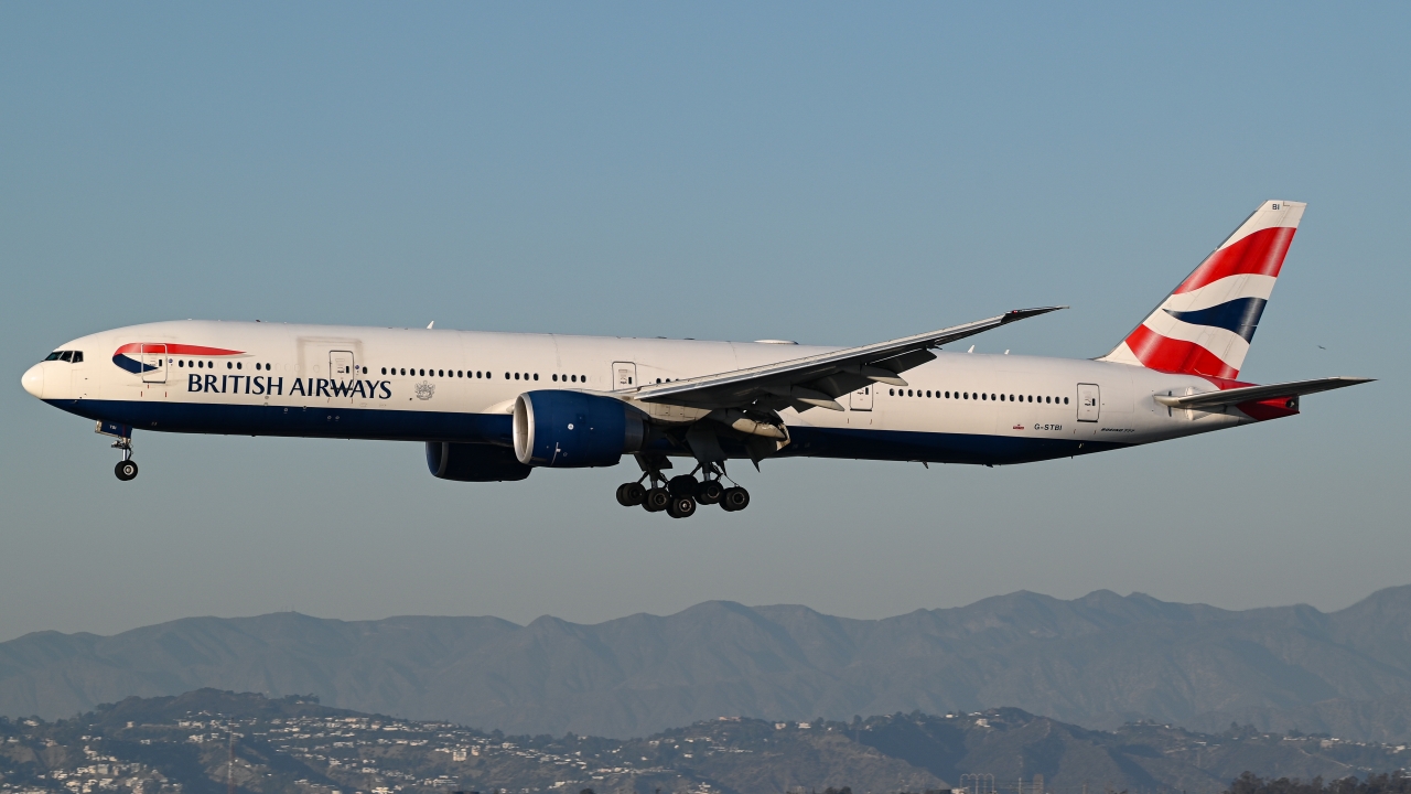 Full size: British Airways Boeing 777-300ER G-STBI at Los Angeles International Airport