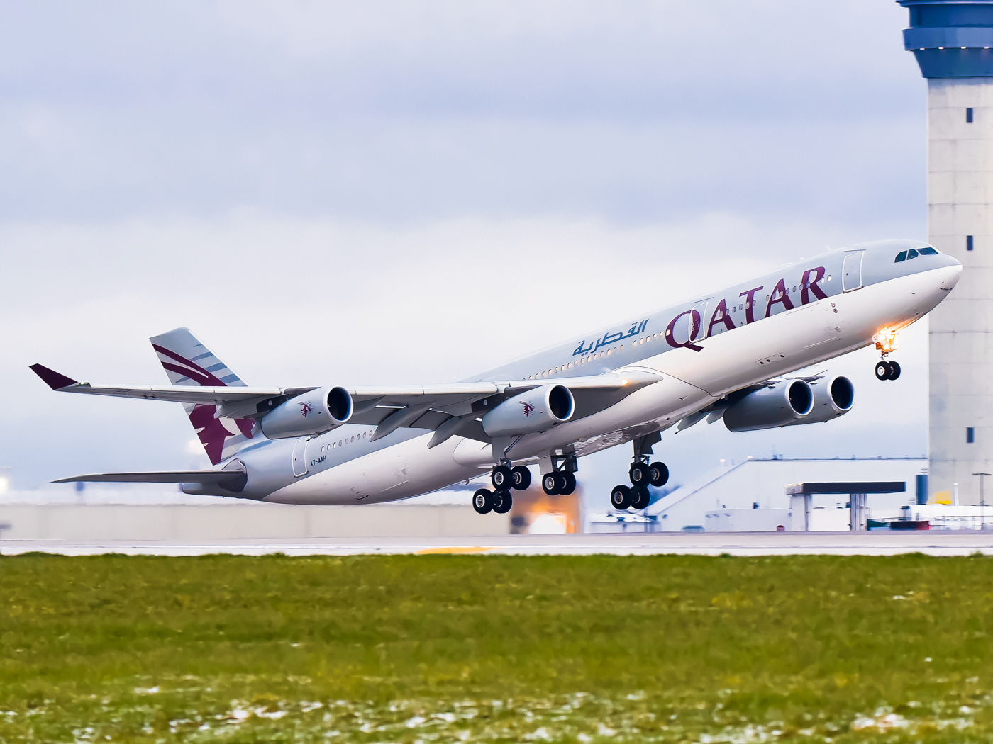 Full size: Qatar Airways Amiri Flight Airbus A340-300 A7-AAH at Cleveland-Hopkins International Airport