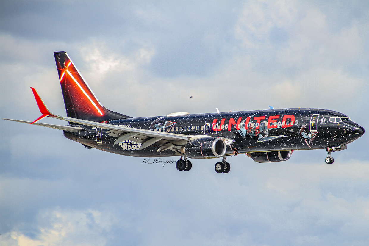 Full size: United Airlines Boeing 737-800 N36272 at Fort Lauderdale/Hollywood International Airport