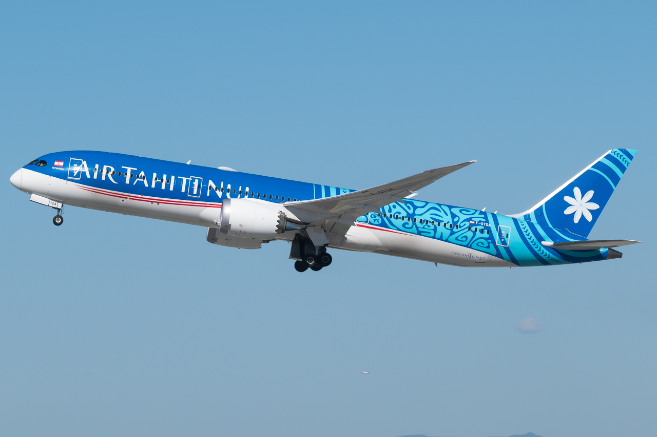 Full size: Air Tahiti Nui Boeing 787-9 F-OTOA at Los Angeles International Airport