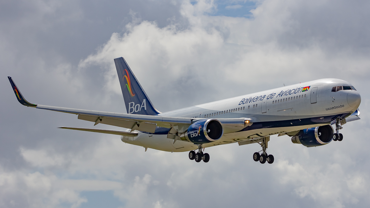 Full size: Boliviana de Aviacion Boeing 767-300ER CP-3017 at Miami International Airport