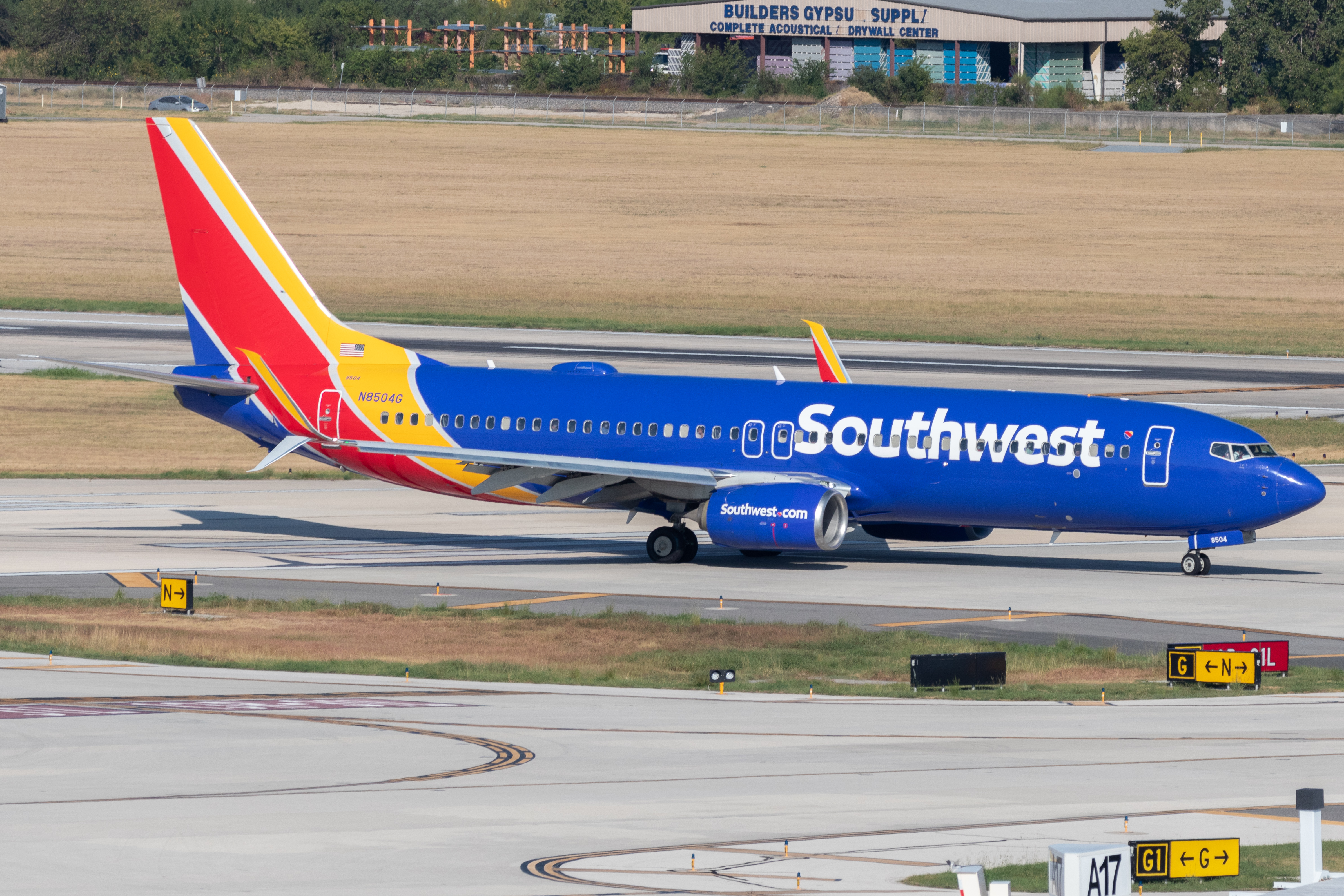 Full size: Southwest Airlines Boeing 737-800 N8504G at San Antonio International Airport