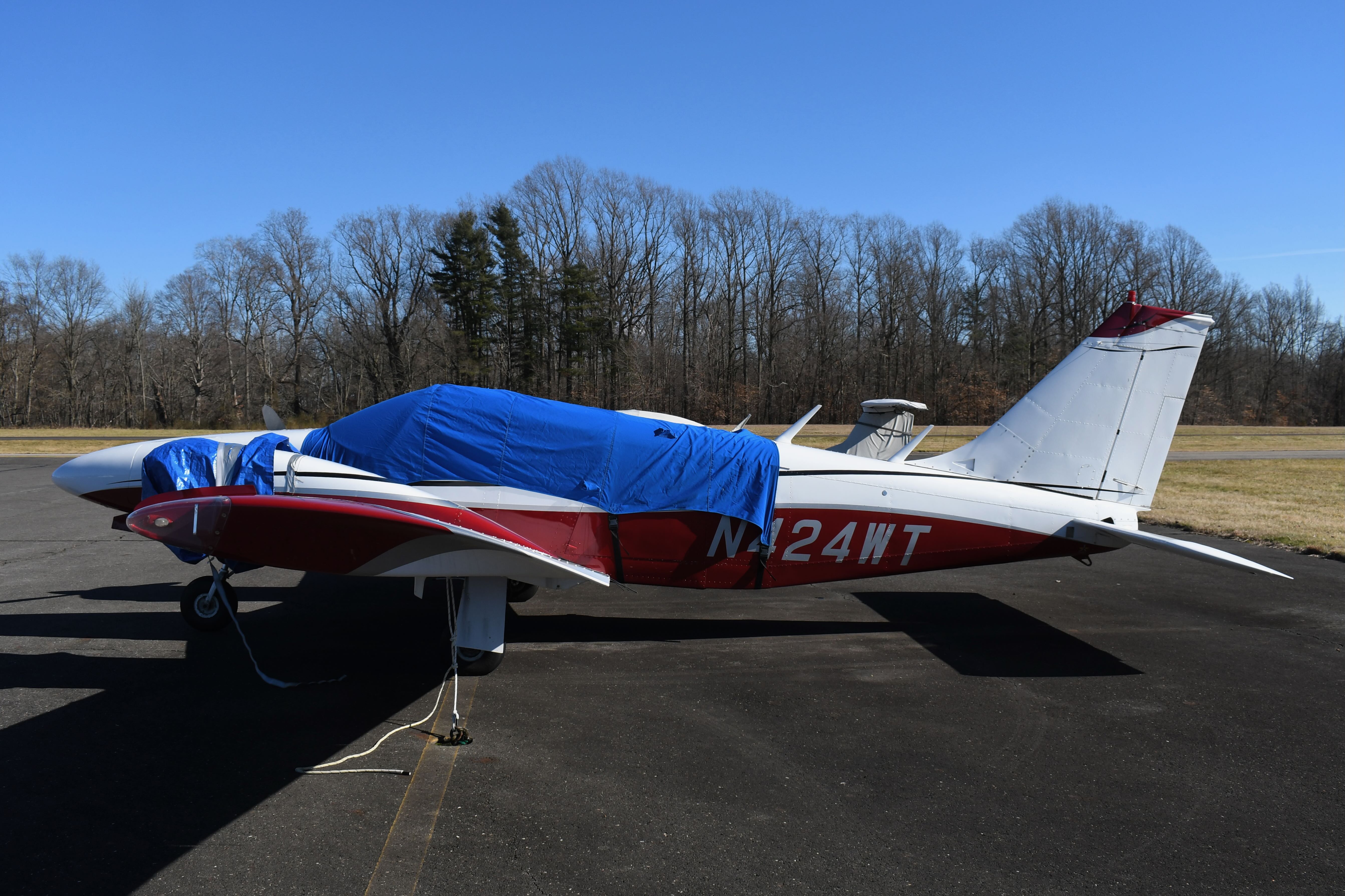 Full size: PRIVATE PA-34 N424WT at Flying W Airport