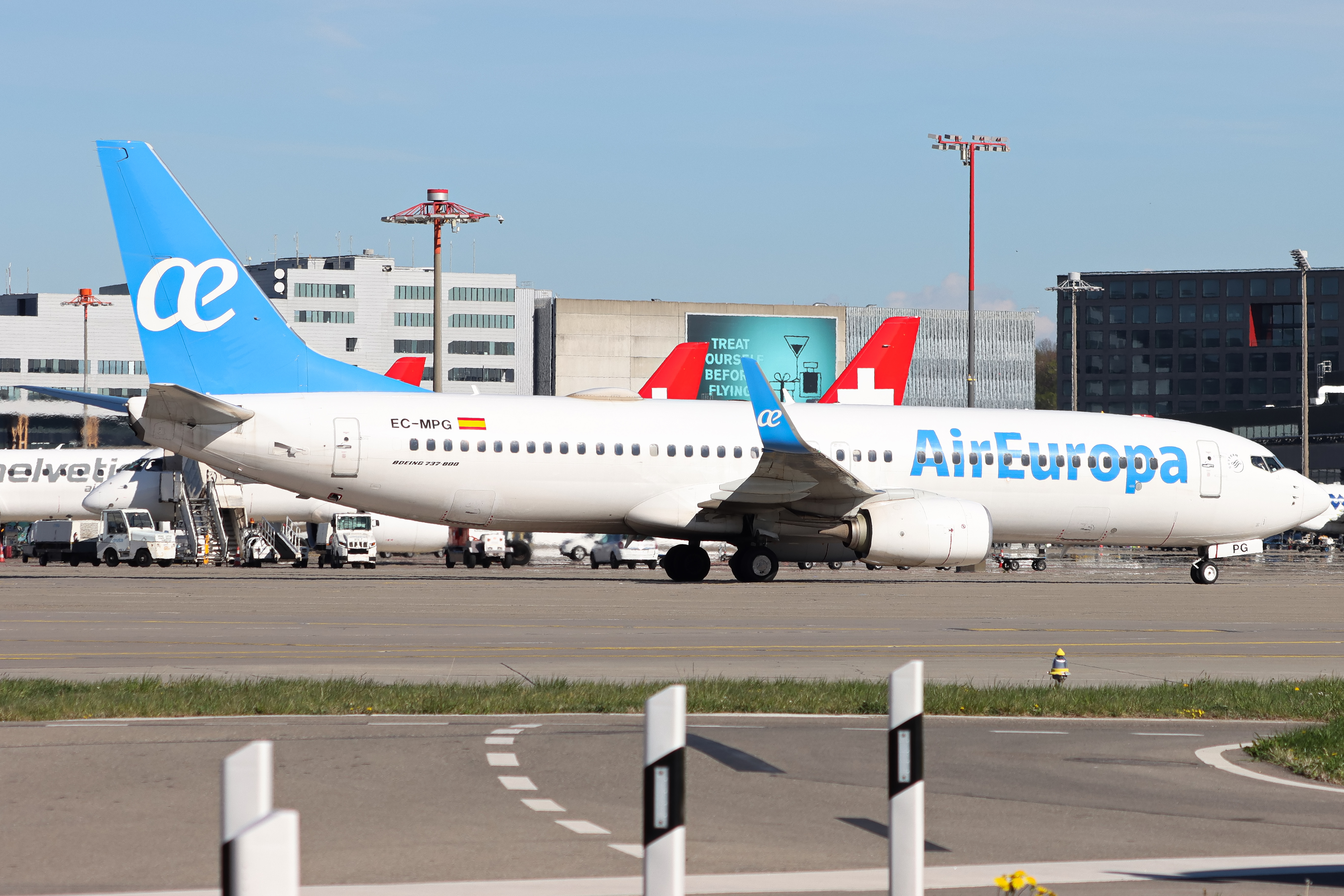Full size: Air Europa Boeing 737-800 EC-MPG at Zurich-Kloten Airport