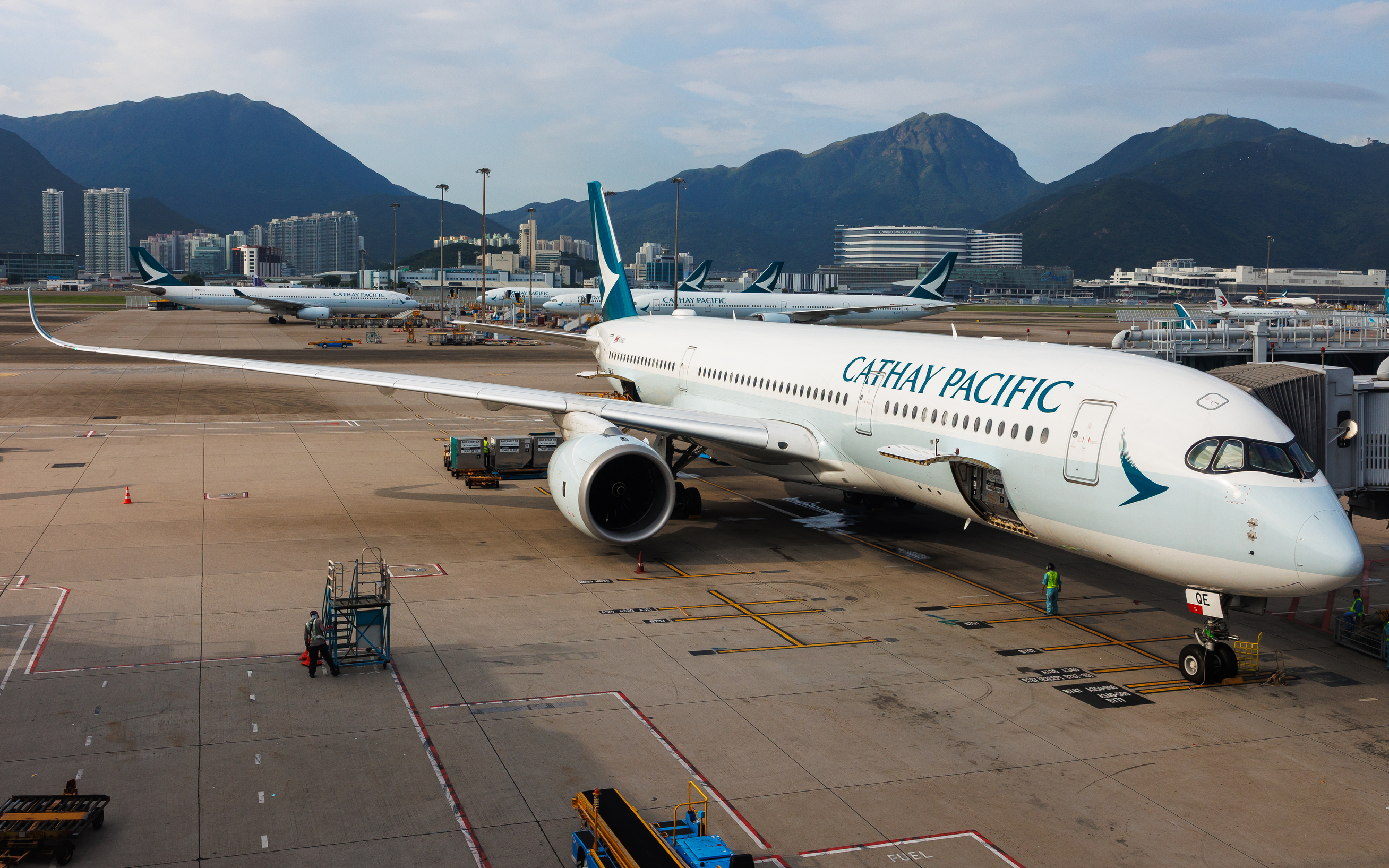 Full size: Cathay Pacific Airbus A350-900 B-LQE at Hong Kong International Airport