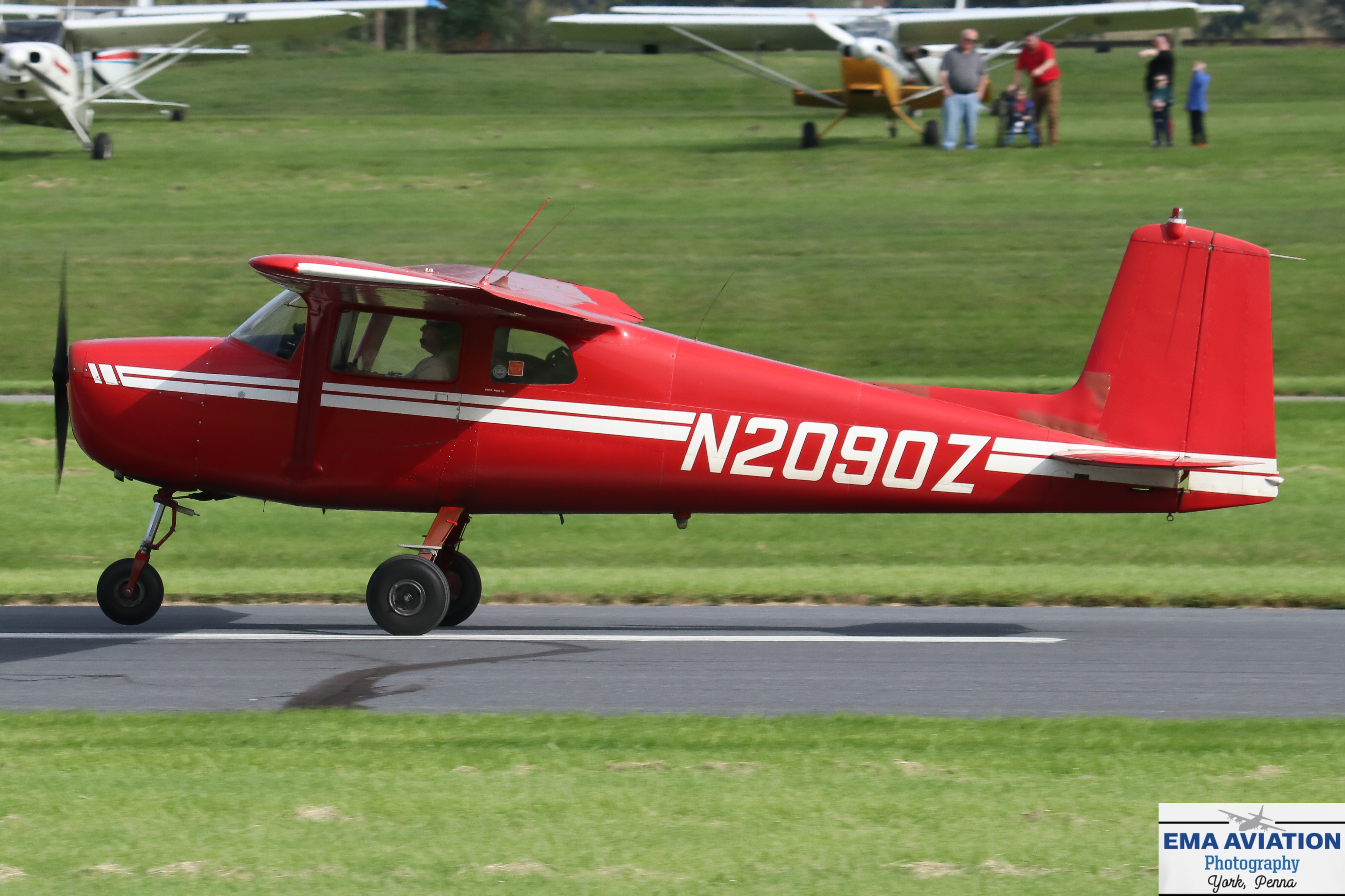 Full size: PRIVATE Cessna 150 N2090z at Smoketown Airport