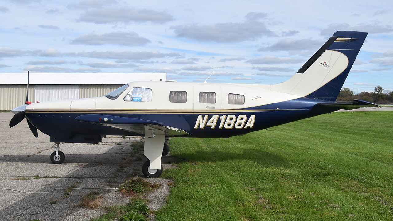 Full size: PRIVATE Piper 46 Malibu/Mirage N4188A at Ann Arbor Municipal Airport