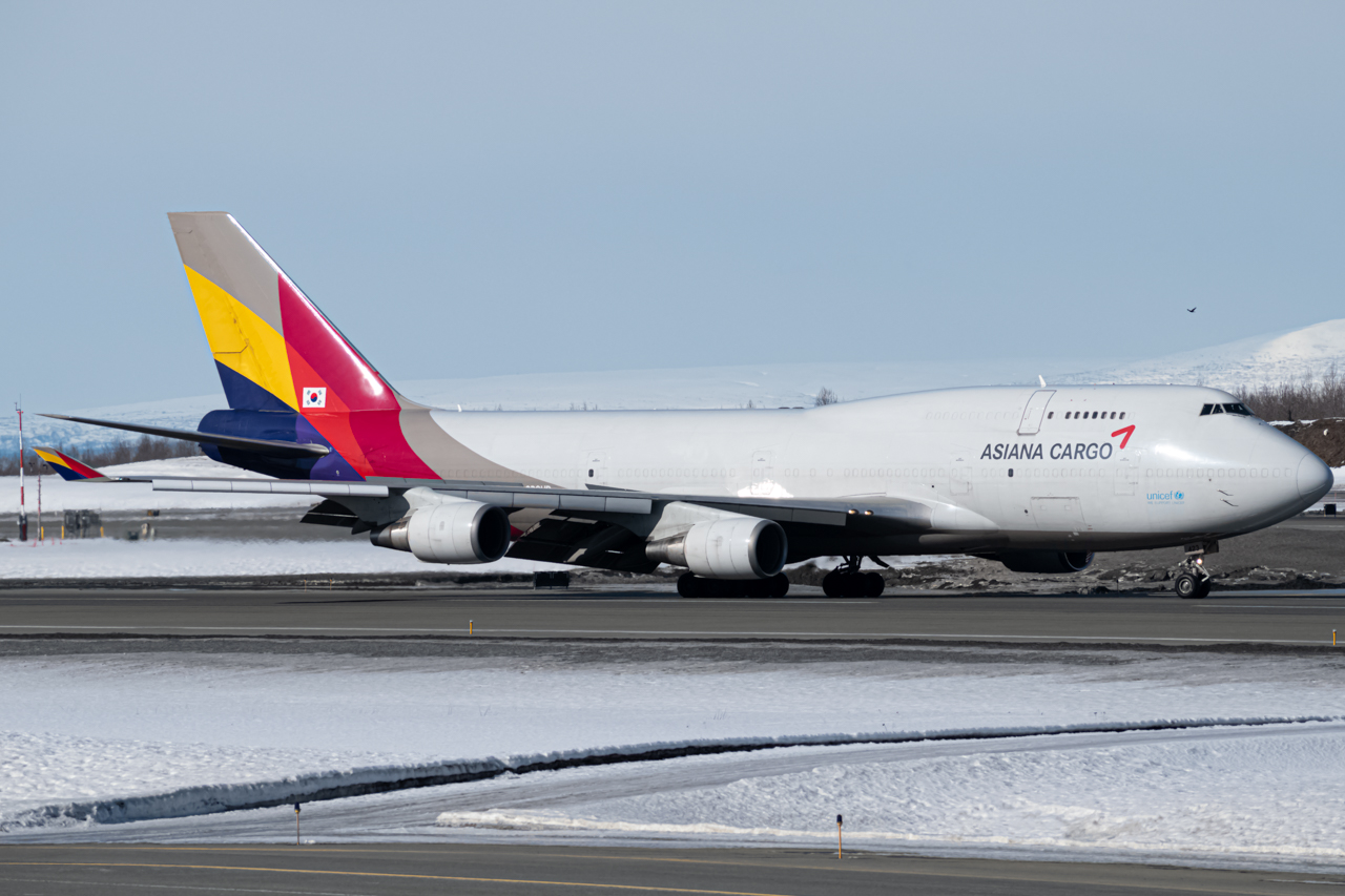 Full size: Asiana Airlines Cargo Boeing 747-400F HL7423 at Anchorage Ted Stevens International Airport