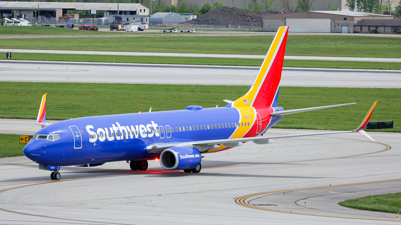 N8577Z) Southwest Airlines Boeing 737-800 by Mark S. | AeroXplorer