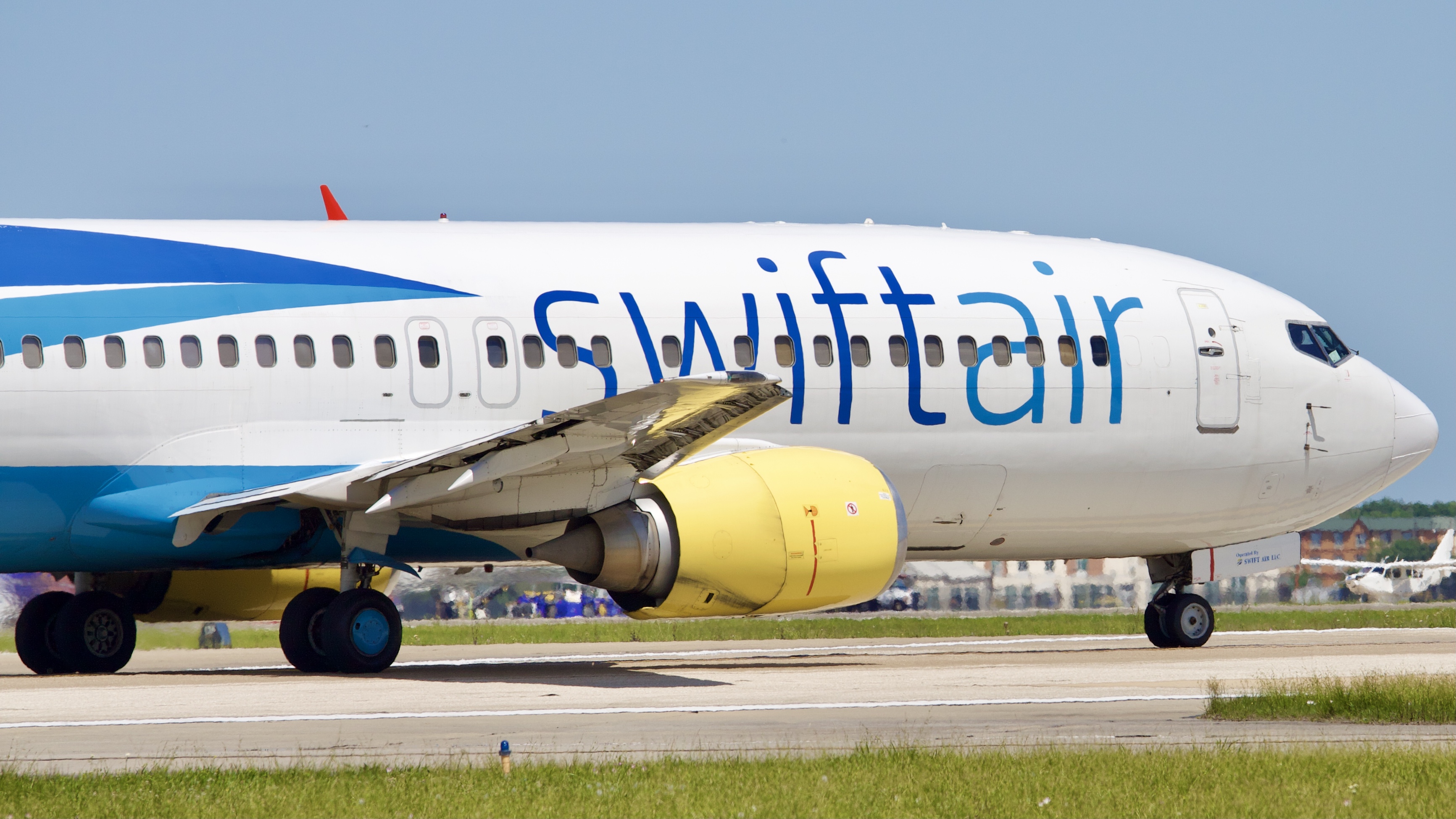 Full size: Swift Air Boeing 737-400 N807TJ at William P Hobby Airport