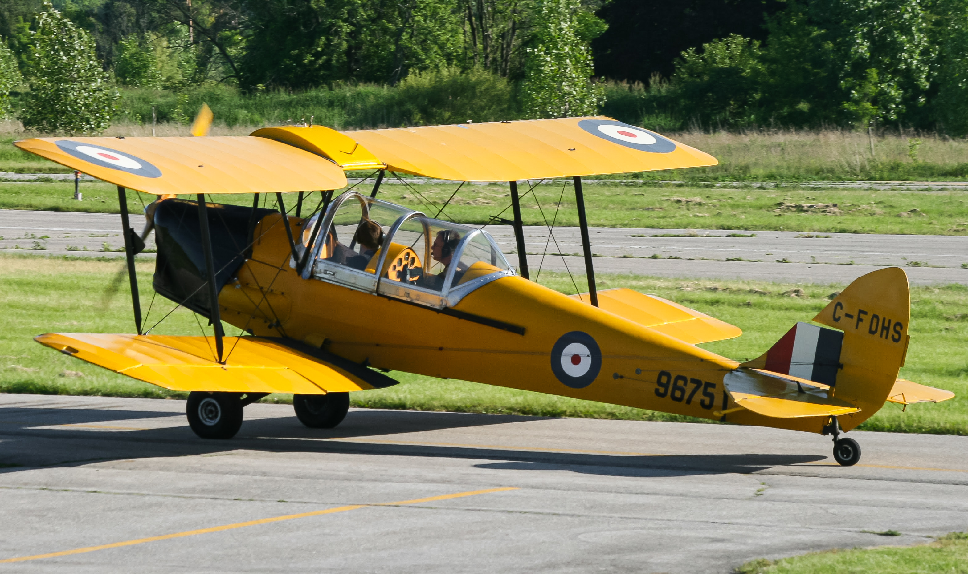 Full size: PRIVATE De Havilland Canada DH-82C Tiger Moth C-FDHS at 