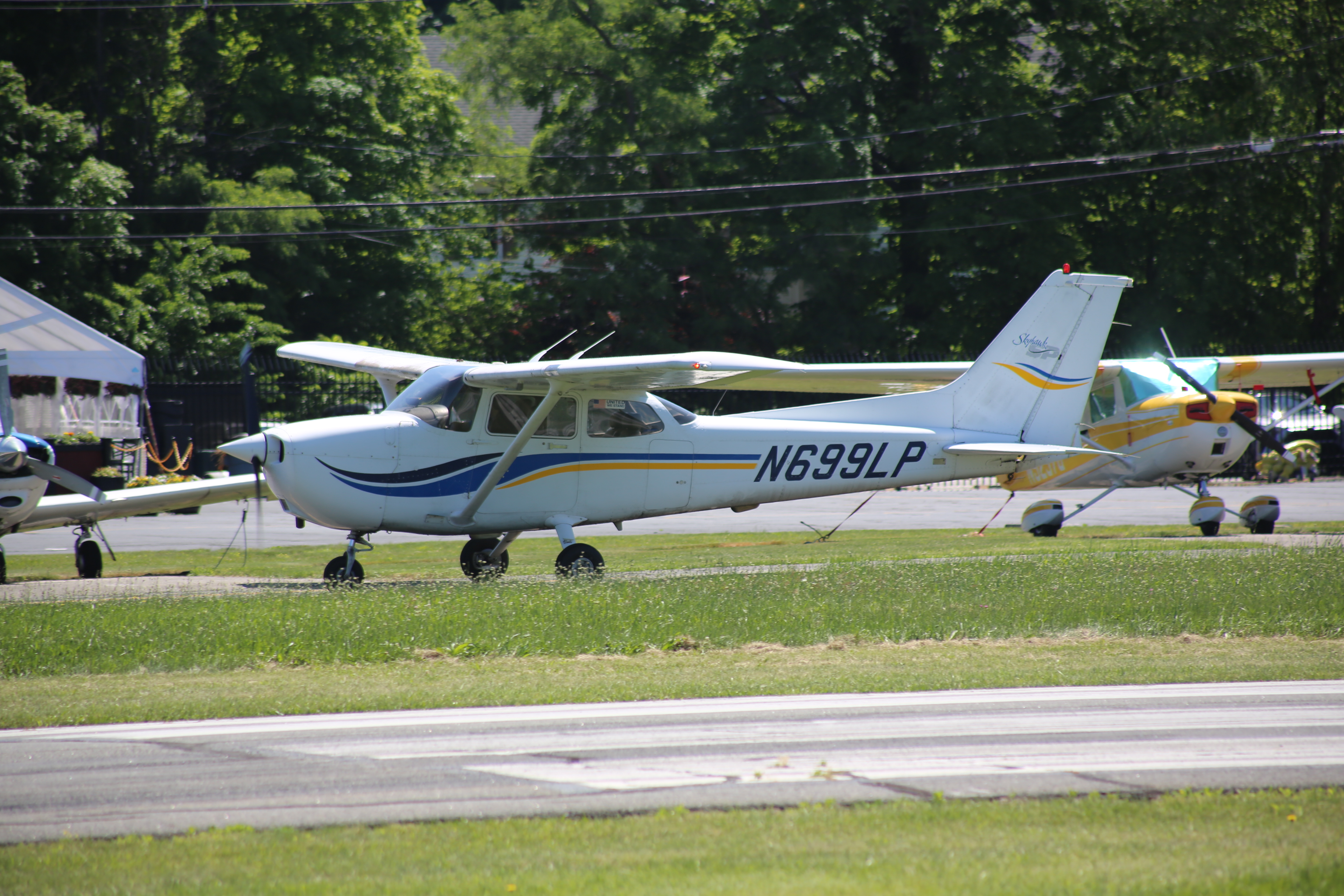 Full size: PRIVATE Cessna 172 N699LP at Lincoln Park Airport