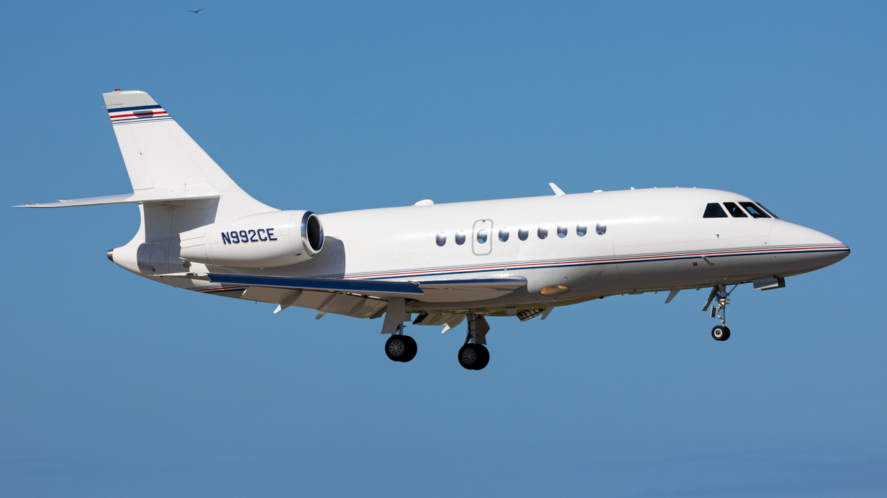 Full size: PRIVATE Dassault Falcon 2000EX N992CE at Naples Municipal Airport