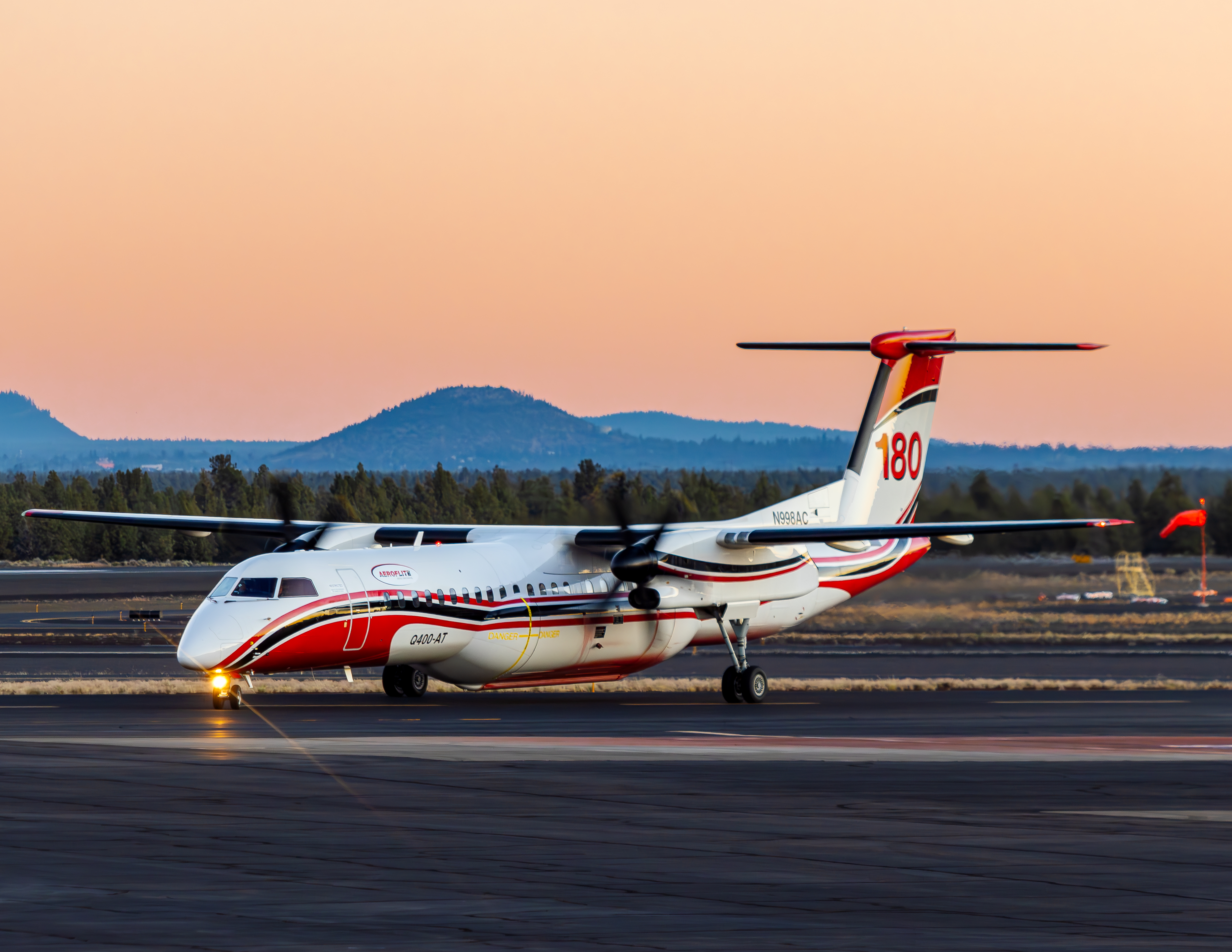 Full size: Aero-Flite Aerial Firefighting De Havilland Dash-8 Q400 N998AC at Roberts Field Airport