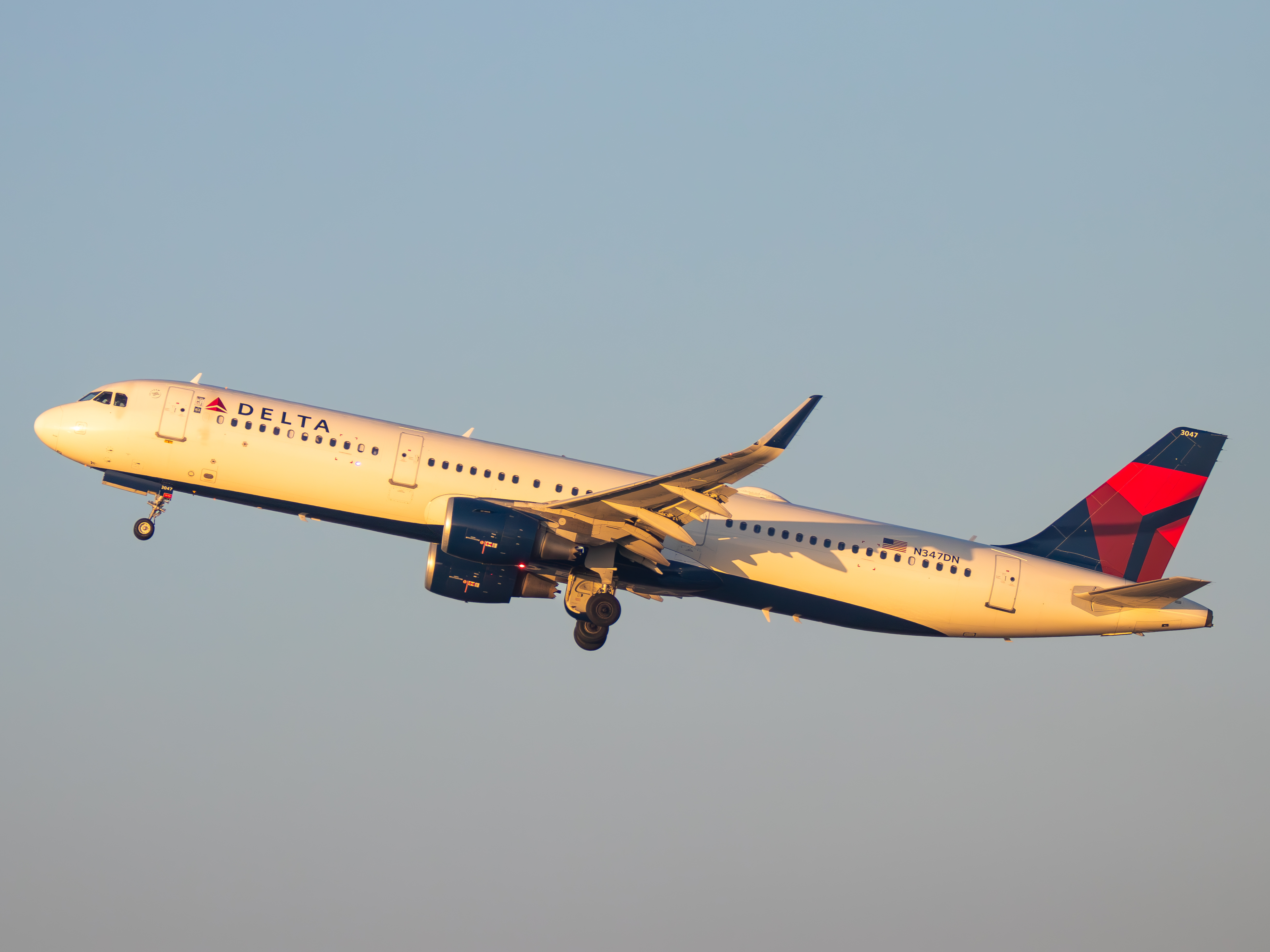Full size: Delta Airlines Airbus A321-200 N347DN at San Diego International Airport