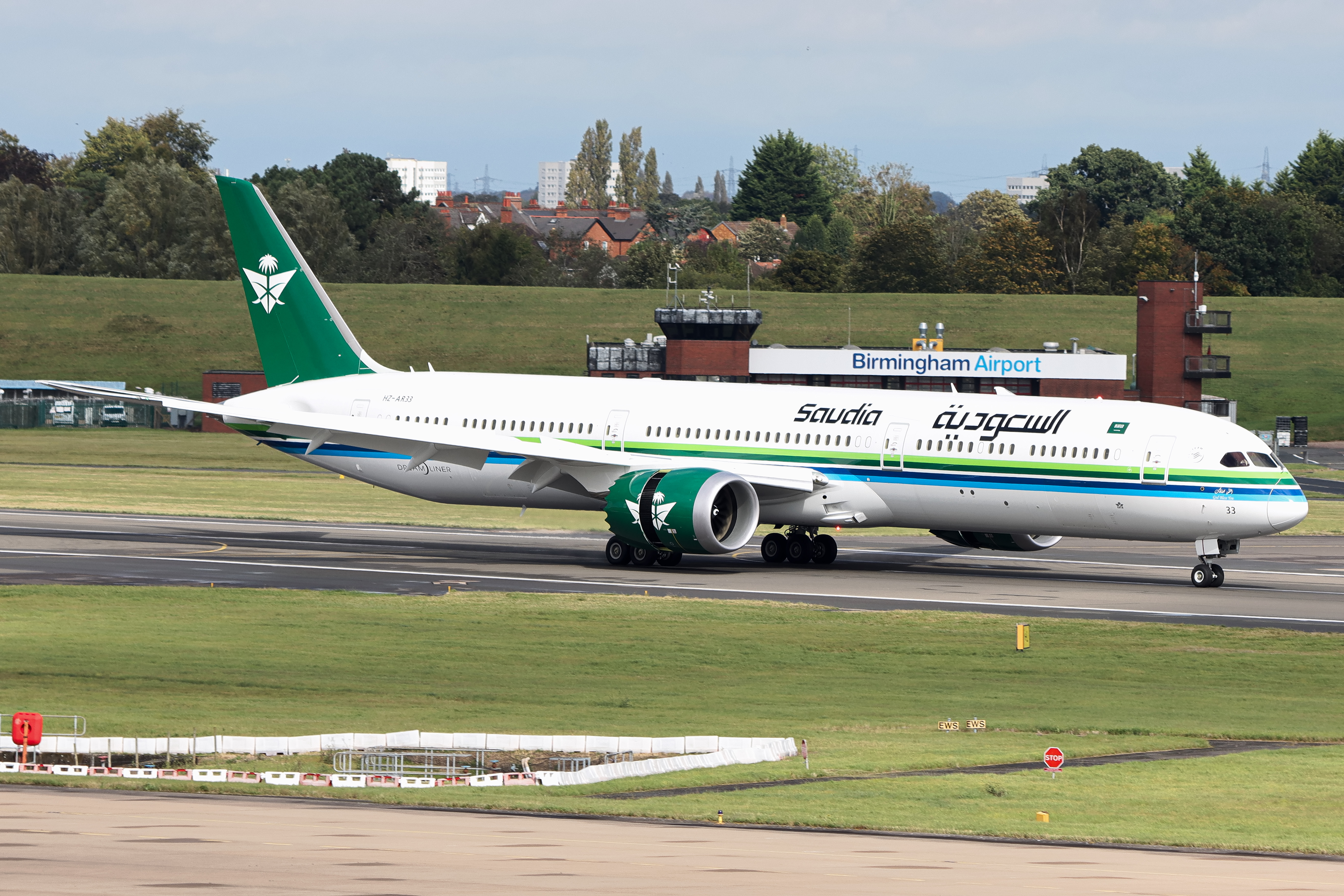 Full size: Saudia Boeing 787-10 HZ-AR33 at Birmingham Airport