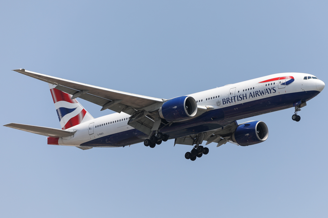 Full size: British Airways Boeing 777-200ER G-RAES at Newark Liberty International Airport