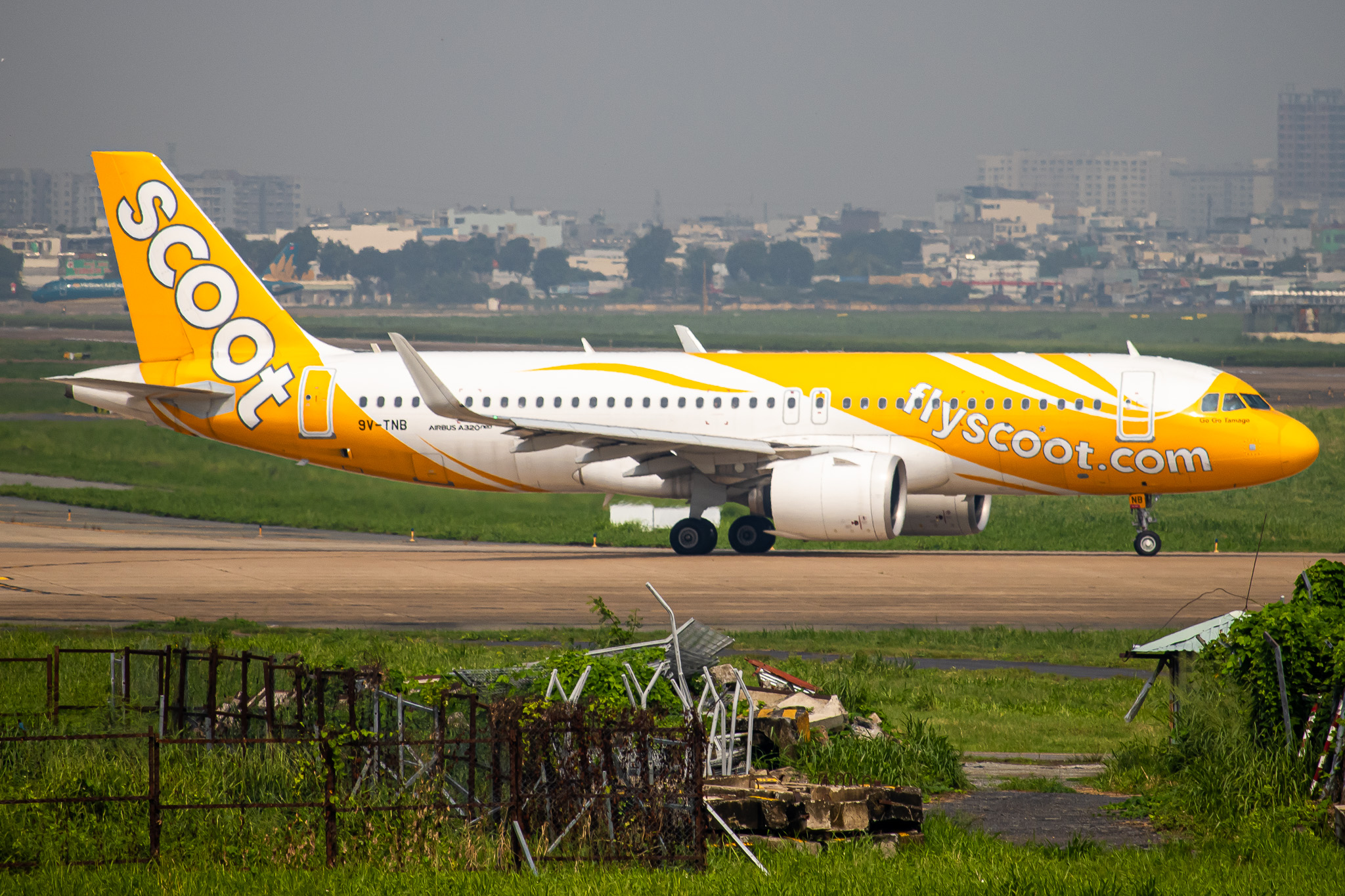 Full size: Scoot Airbus A320NEO 9V-TNB at Tan Son Nhat International Airport