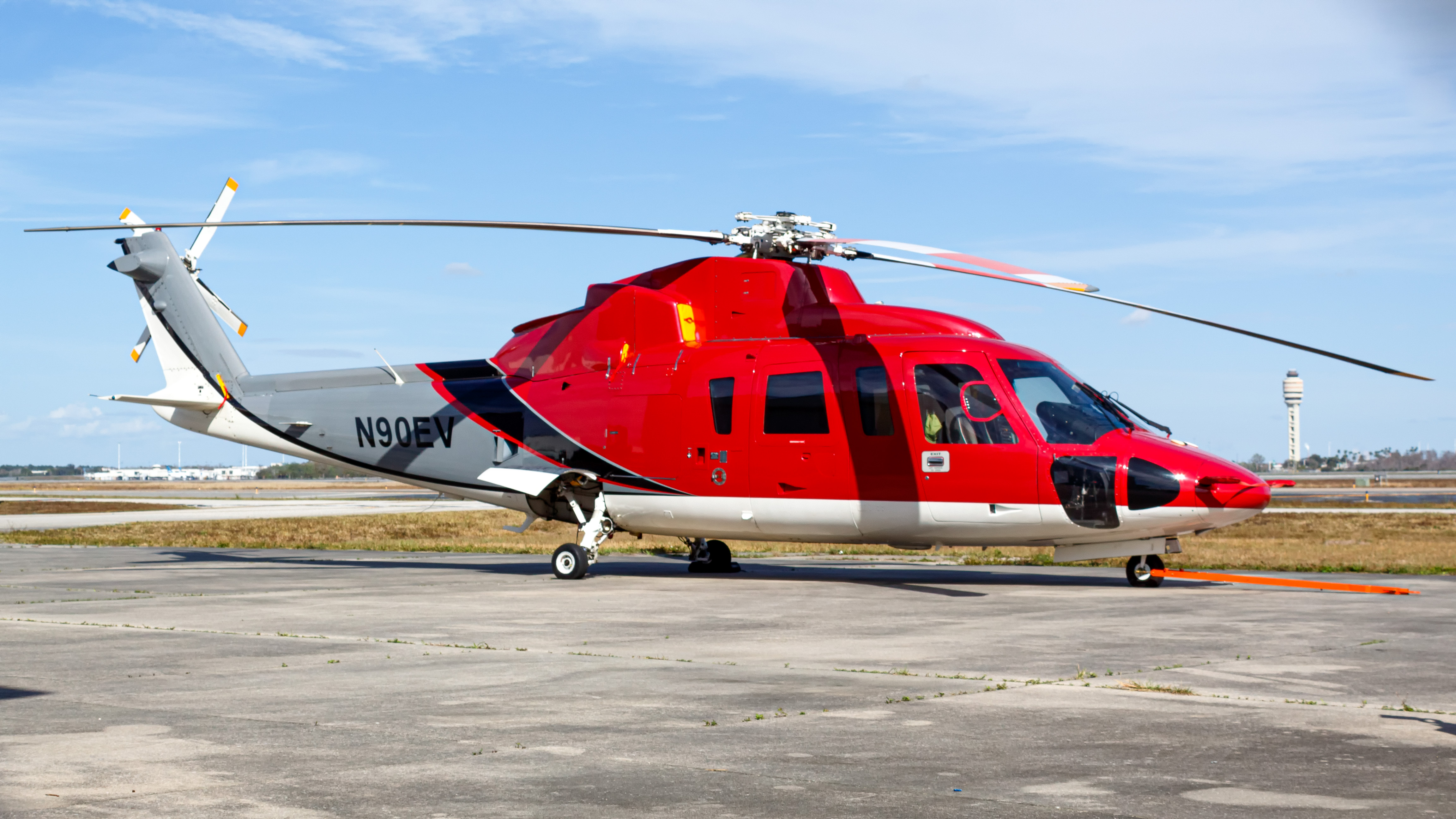 Full size: PRIVATE Sikorsky S-76A N90EV at Orlando International Airport