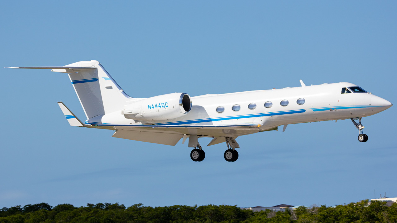 Full size: PRIVATE Gulfstream IV N444QC at Naples Municipal Airport