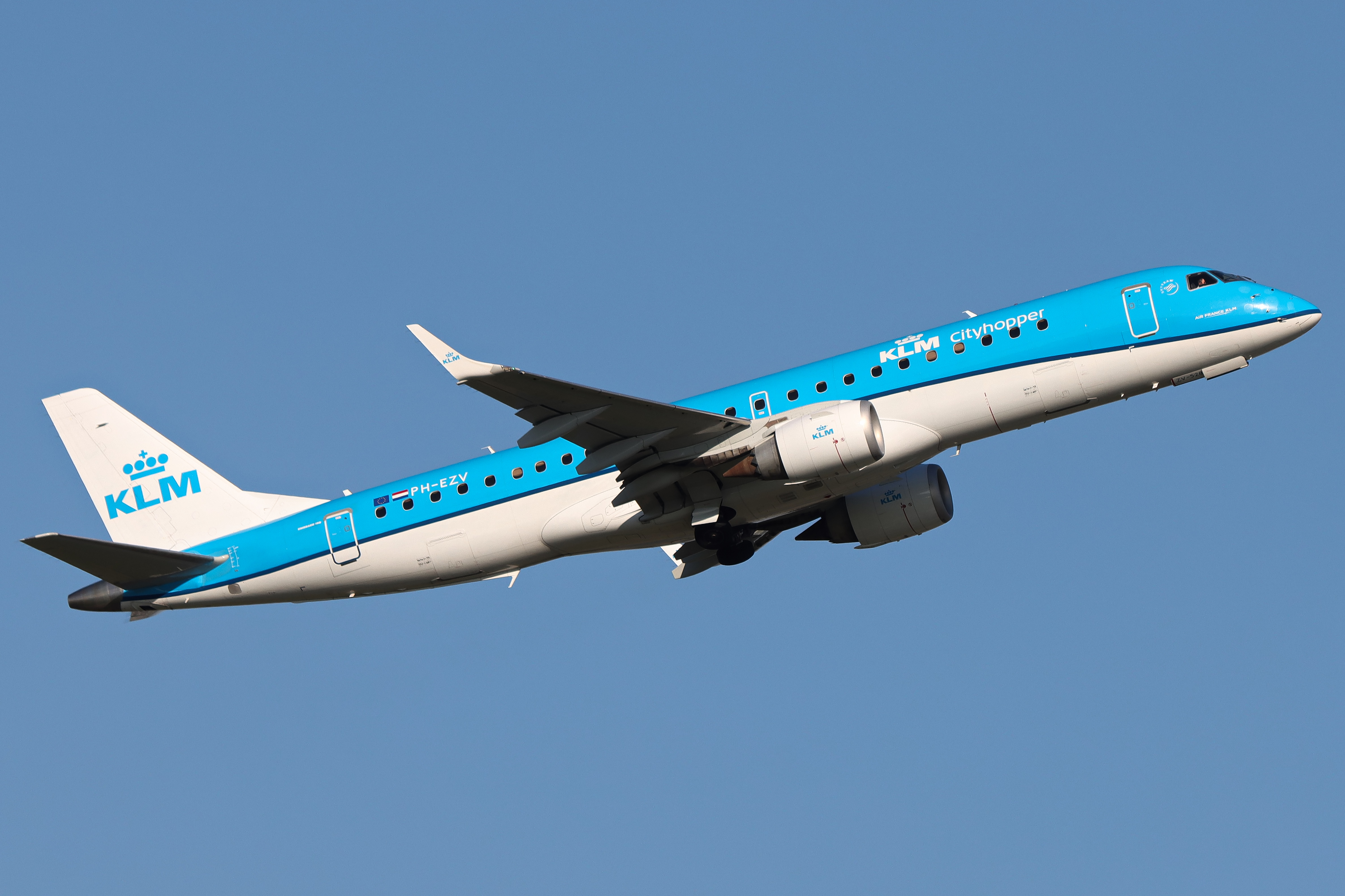Full size: KLM CityHopper Embraer E190 PH-EZV at Amsterdam Schiphol Airport