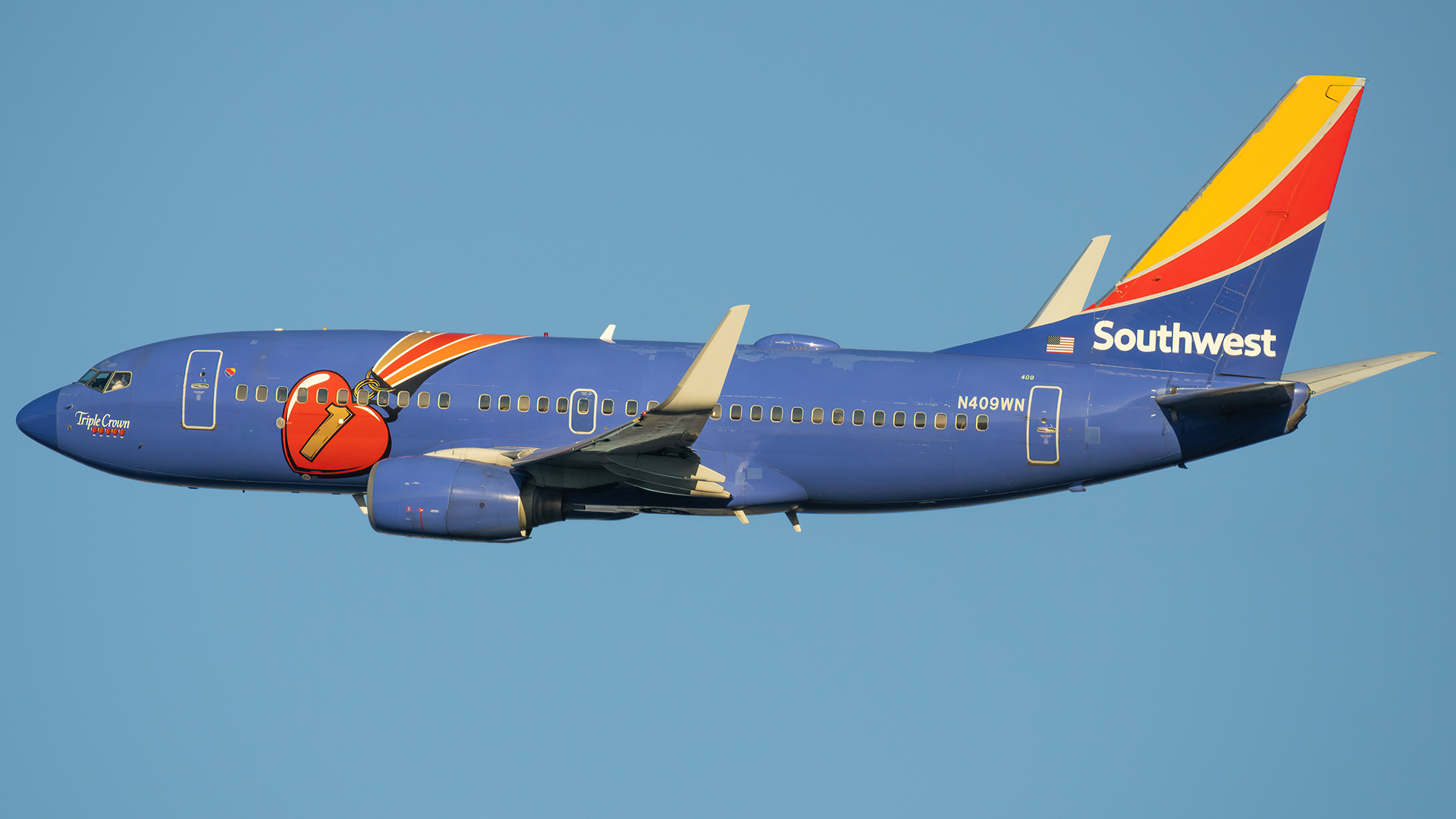 Full size: Southwest Airlines Boeing 737-700 N409WN at Ronald Reagan National Airport