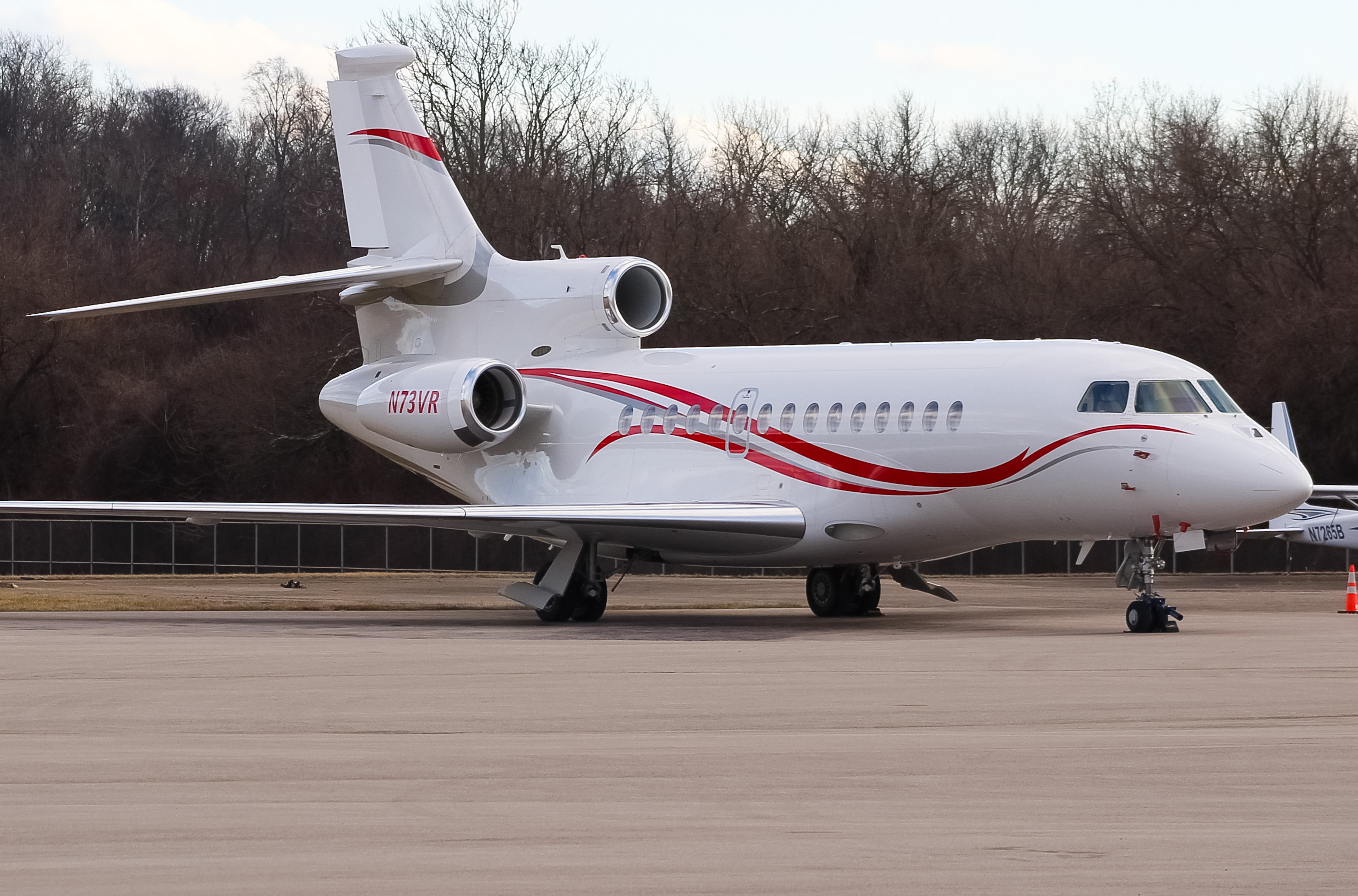 Full size: PRIVATE  Dassault Falcon 7X N73VR at Cincinnati Municipal Airport/Lunken Field