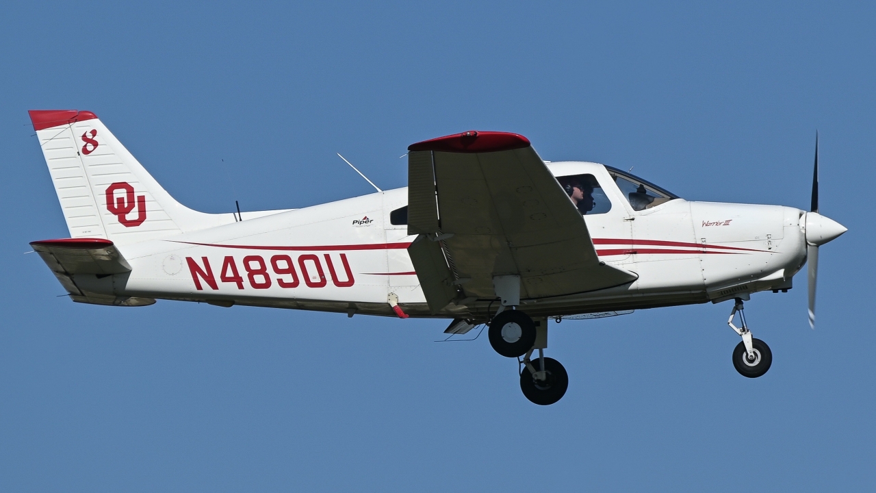Full size: PRIVATE Piper PA-28 N4890U at Norman University of Oklahoma Westheimer Airport