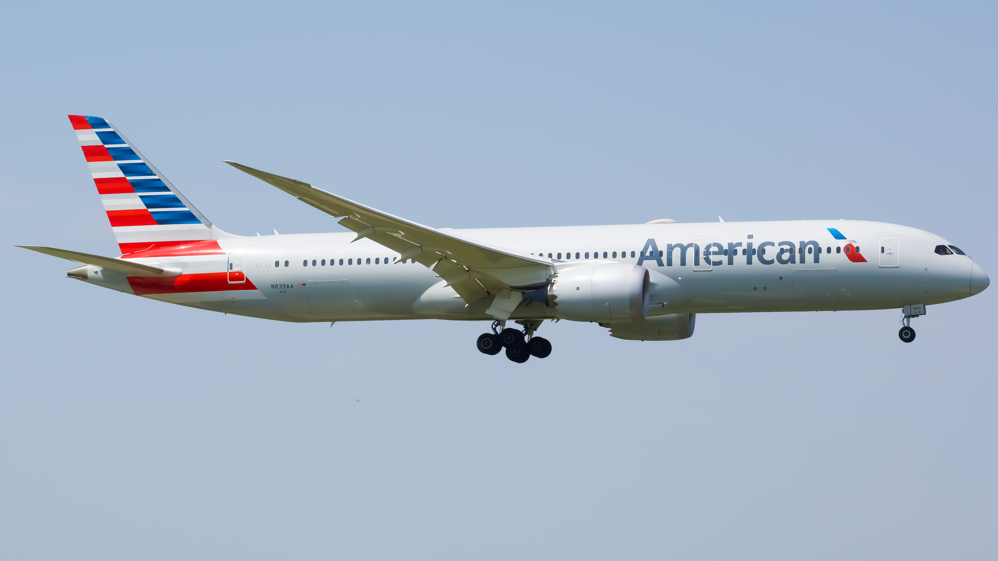Full size: American Airlines Boeing 787-9 N839AA at Chicago O'Hare International Airport