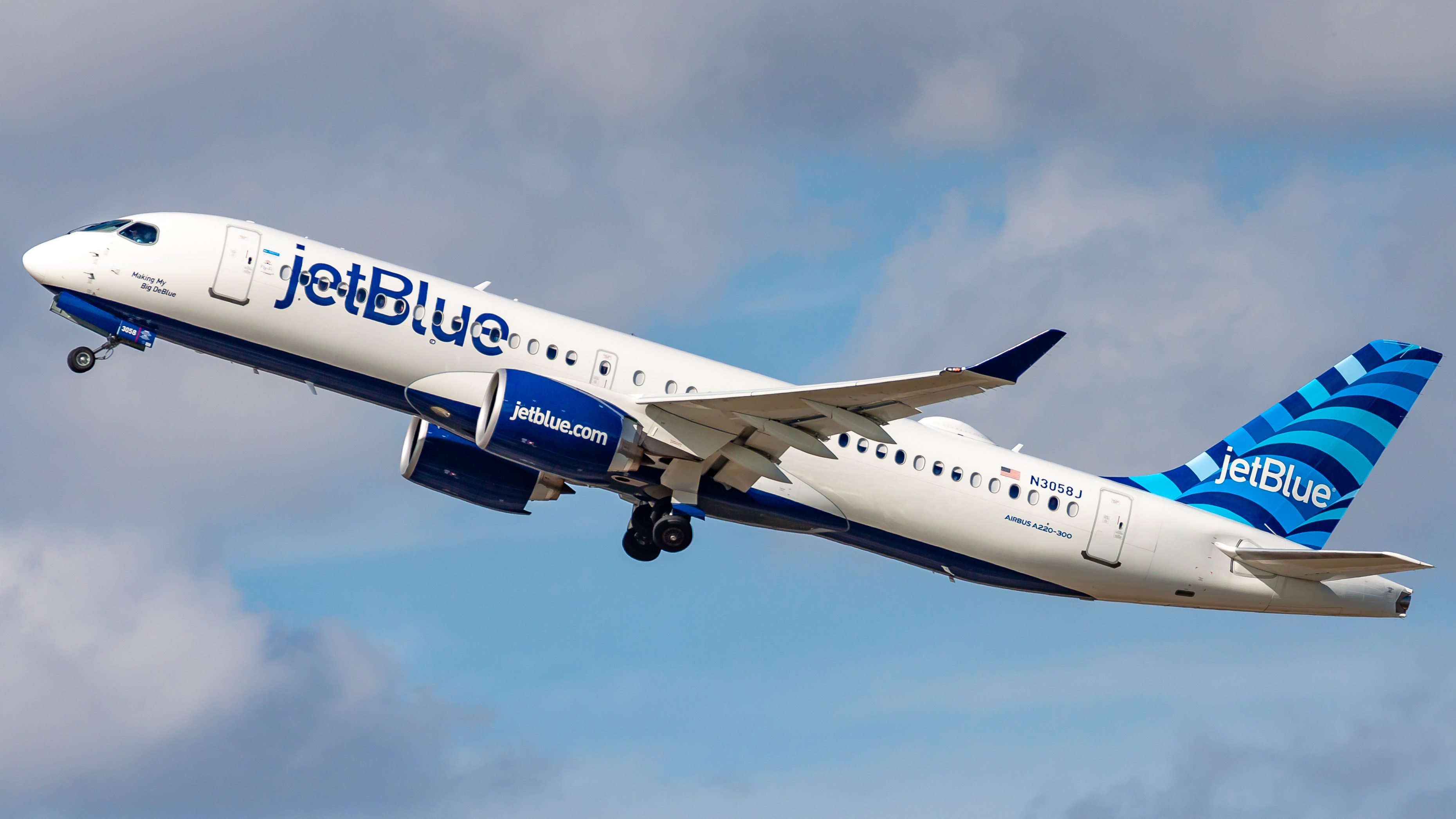 Full size: JetBlue Airways Airbus A220-300 N3058J at Orlando International Airport