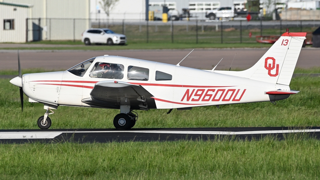 Full size: PRIVATE Piper PA-28 N9600U at Norman University of Oklahoma Westheimer Airport