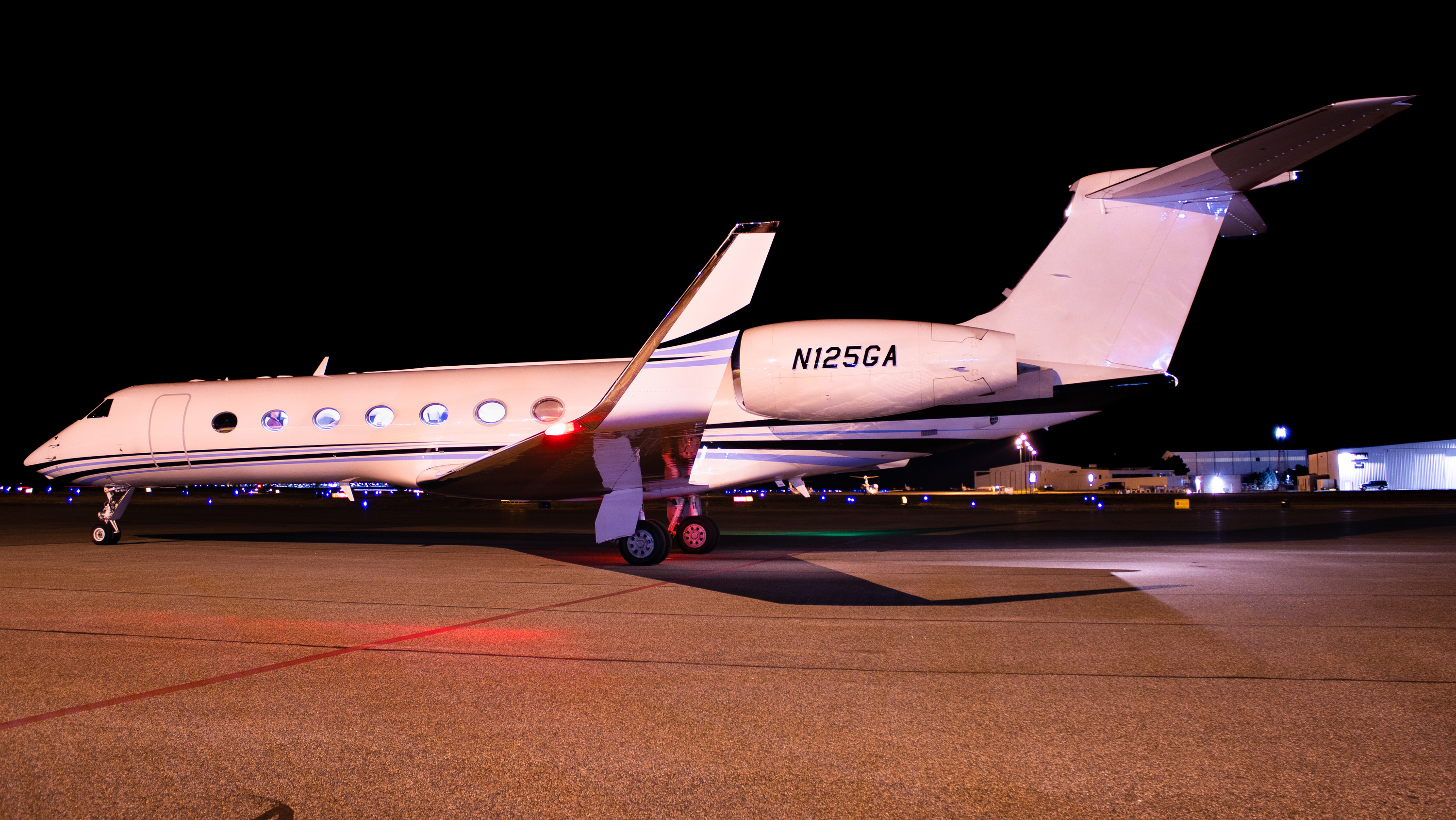 Full size: PRIVATE Gulfstream V N125GA at Rocky Mountain Metro Airport