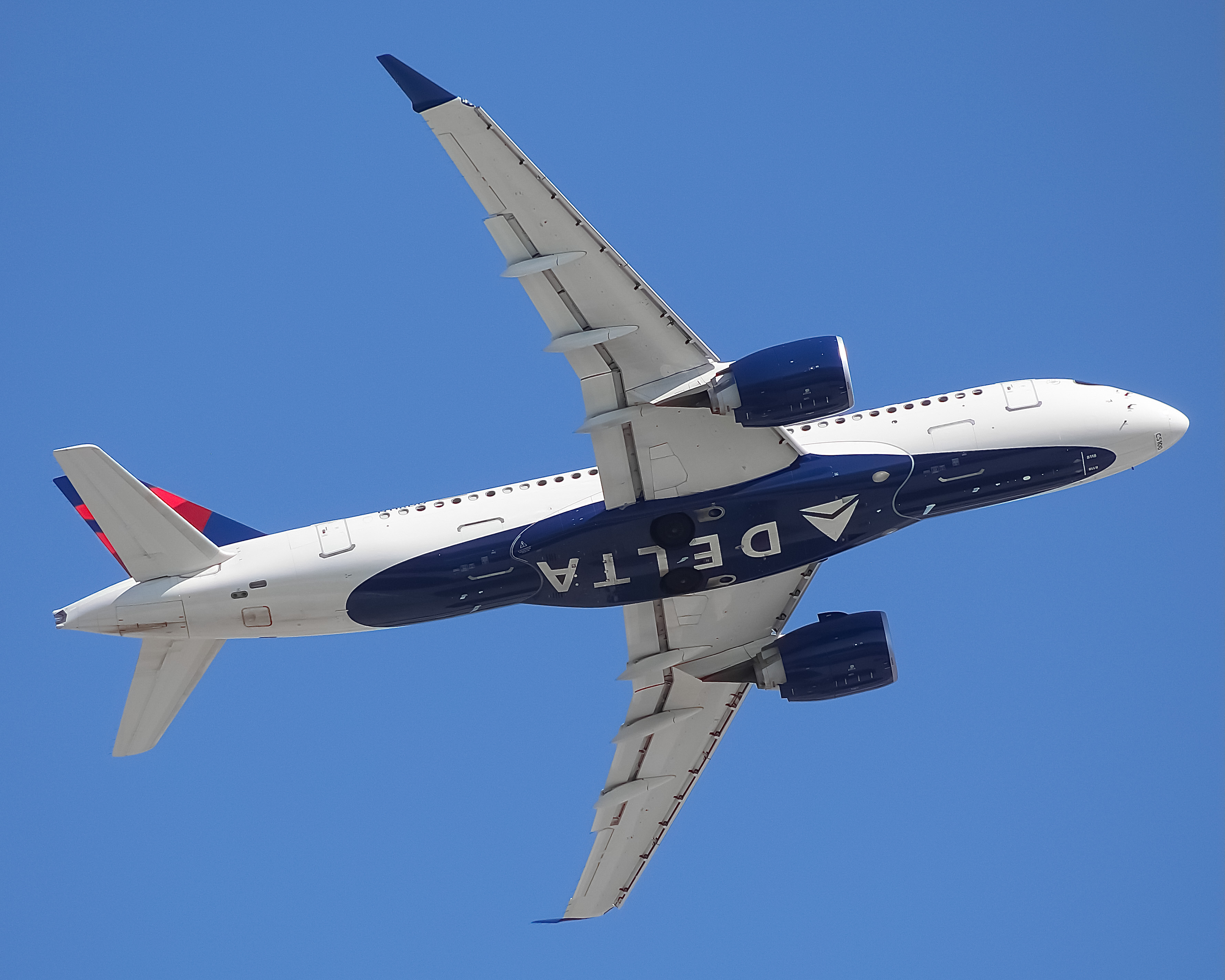Full size: Delta Airlines Airbus A220-100 N118DU at Chicago O'Hare International Airport