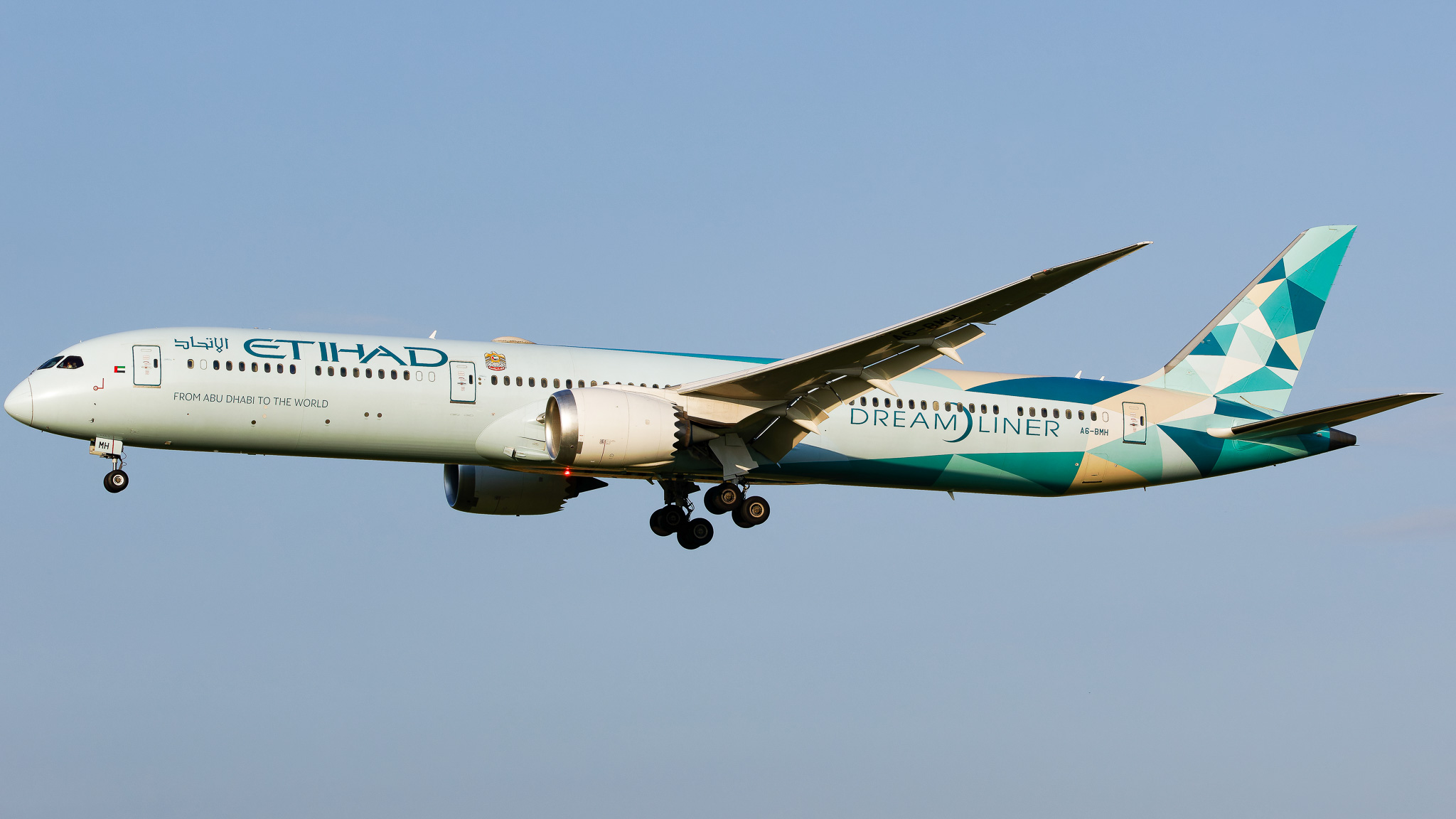 Full size: Etihad Airways Boeing 787-10 A6-BMH at Zurich-Kloten Airport