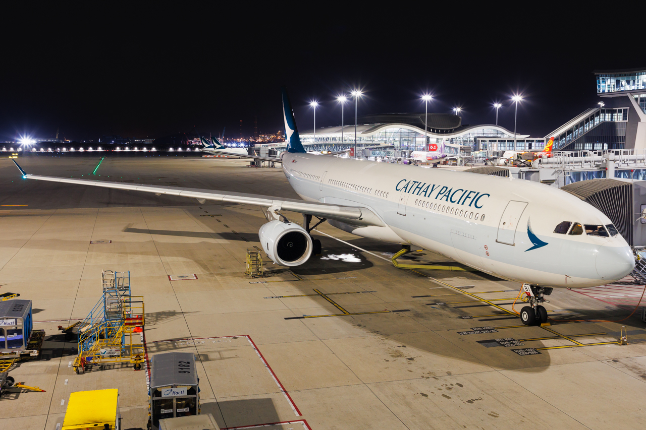Full size: Cathay Pacific Airbus A330-300 B-LBI at Hong Kong International Airport