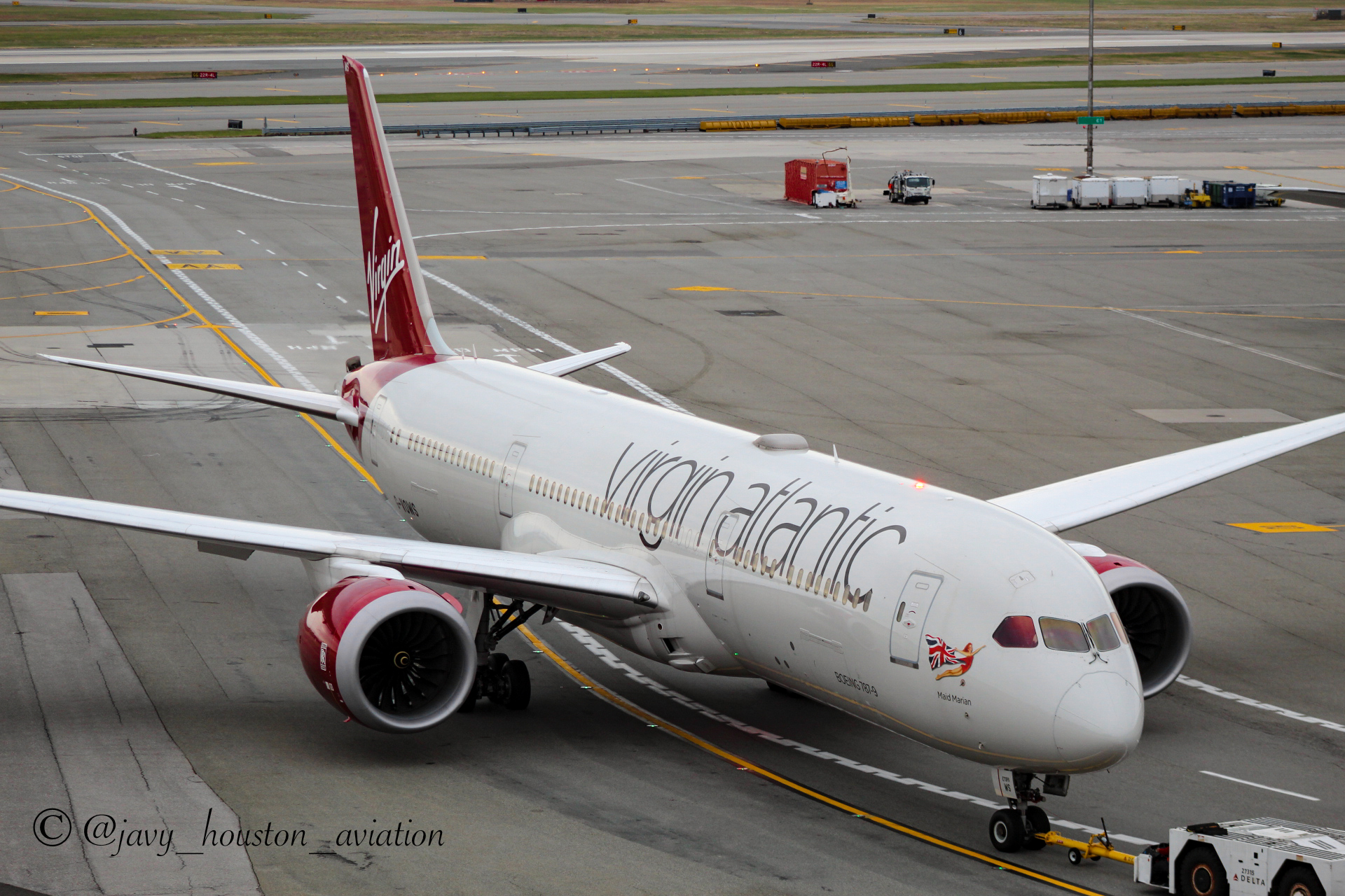 Full size: Virgin Atlantic Boeing 787-9 G-VOWS at John F. Kennedy International Airport