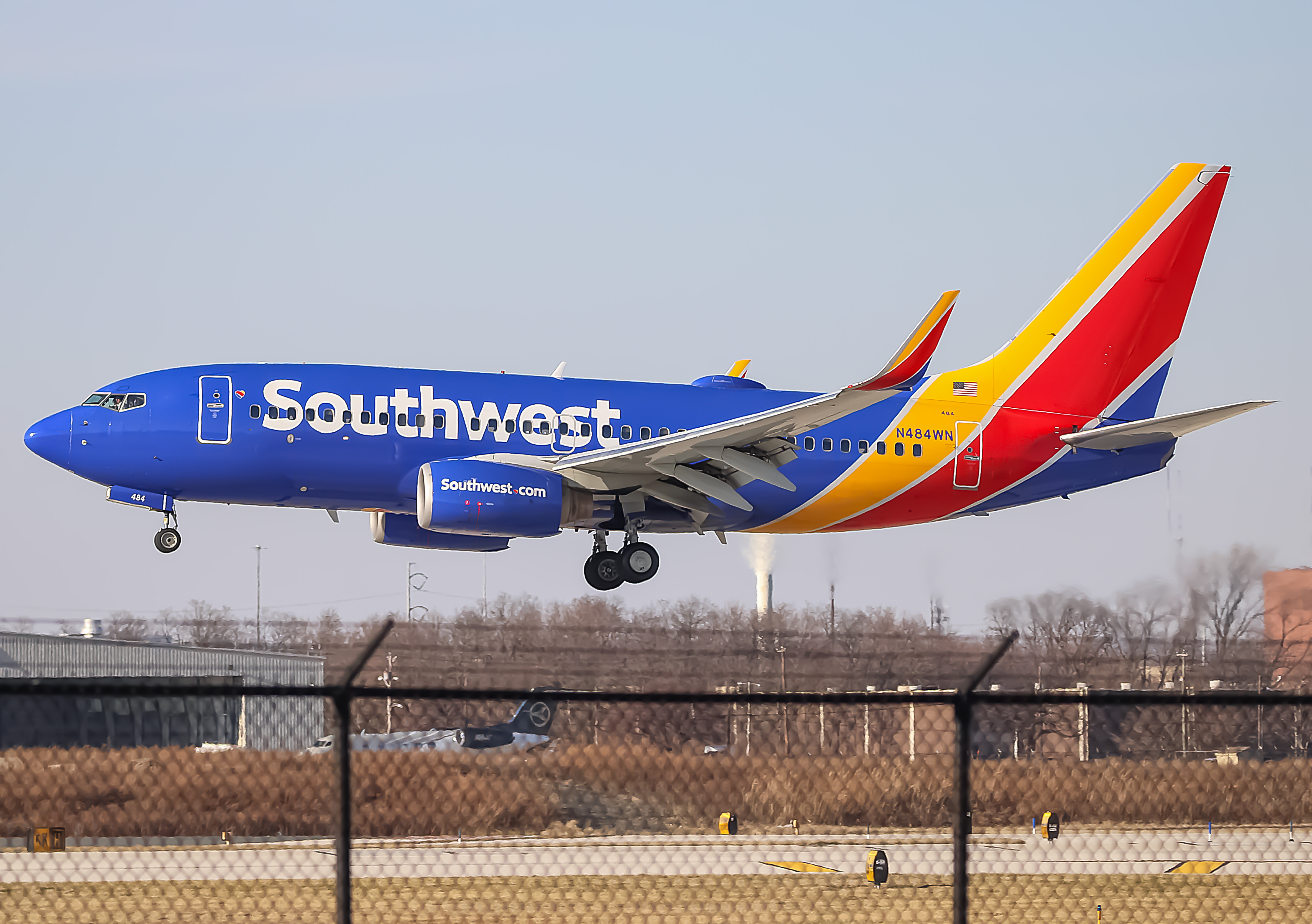 Full size: Southwest Airlines Boeing 737-700 N484WN at Philadelphia International Airport