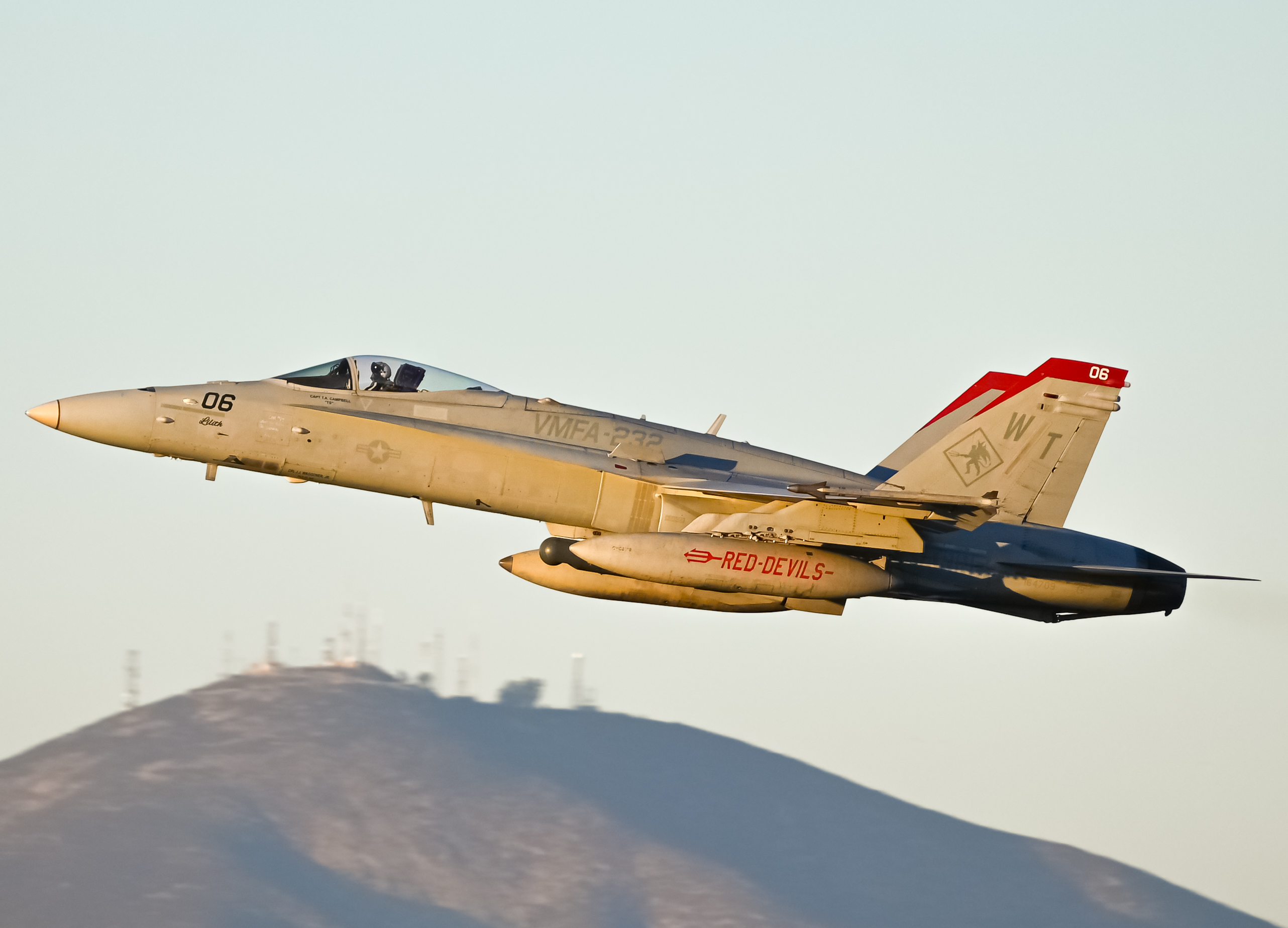 Full size: USMC - United States Marine Corp McDonnel Douglas F/A-18 Hornet 164709 at Brown Field Municipal Airport