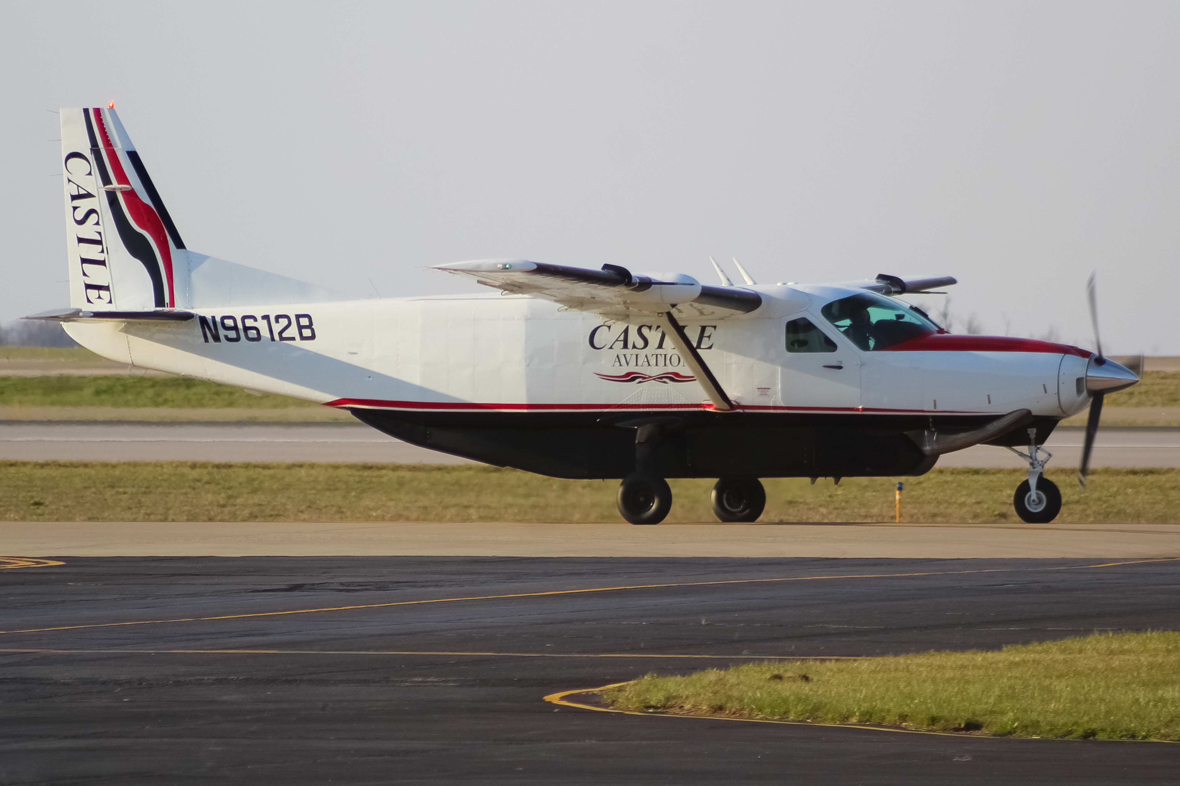 Full size: Castle Aviation Cessna 208B Super Cargomaster  N9612B at Cincinnati/Northern Kentucky International Airport