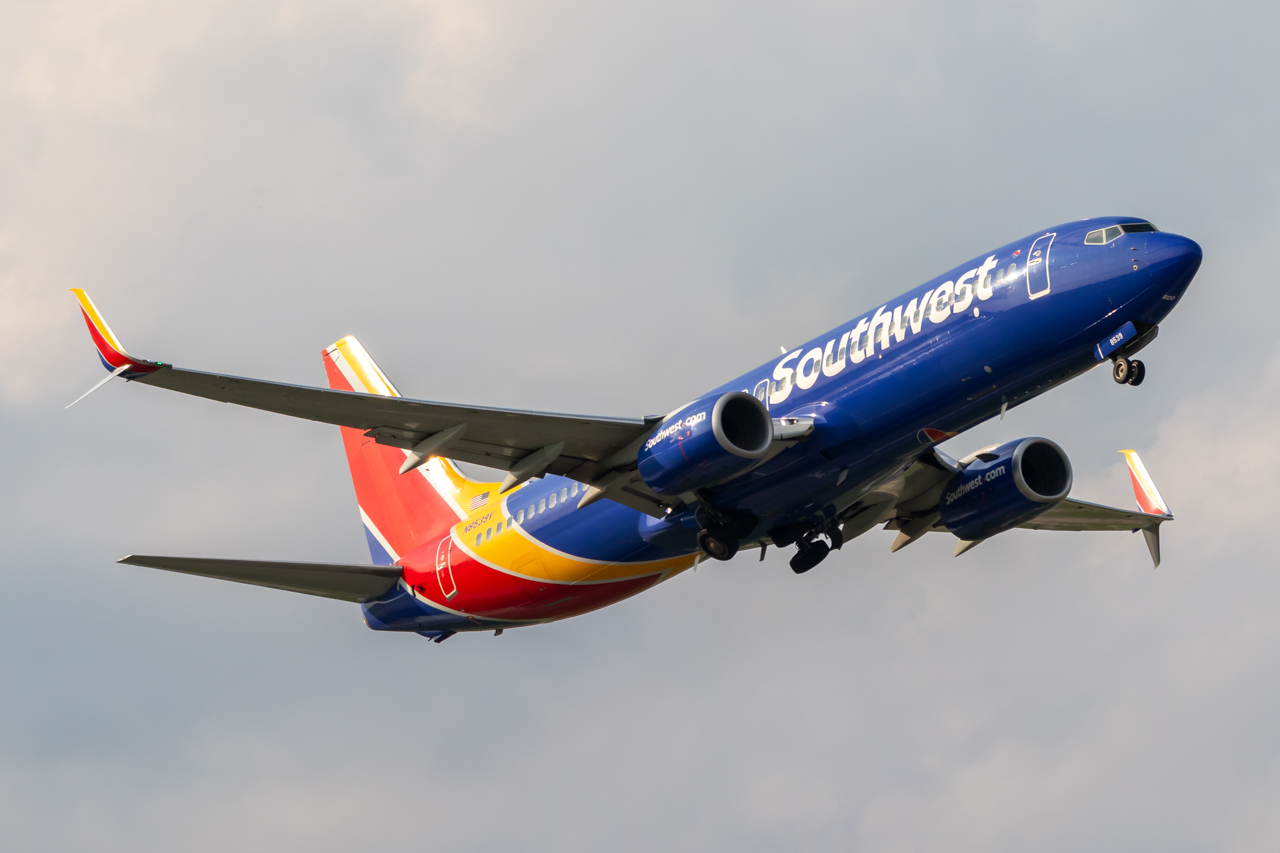 Full size: Southwest Airlines Boeing 737-800 N8535V at Baltimore/Washington International Thurgood Marshall Airport