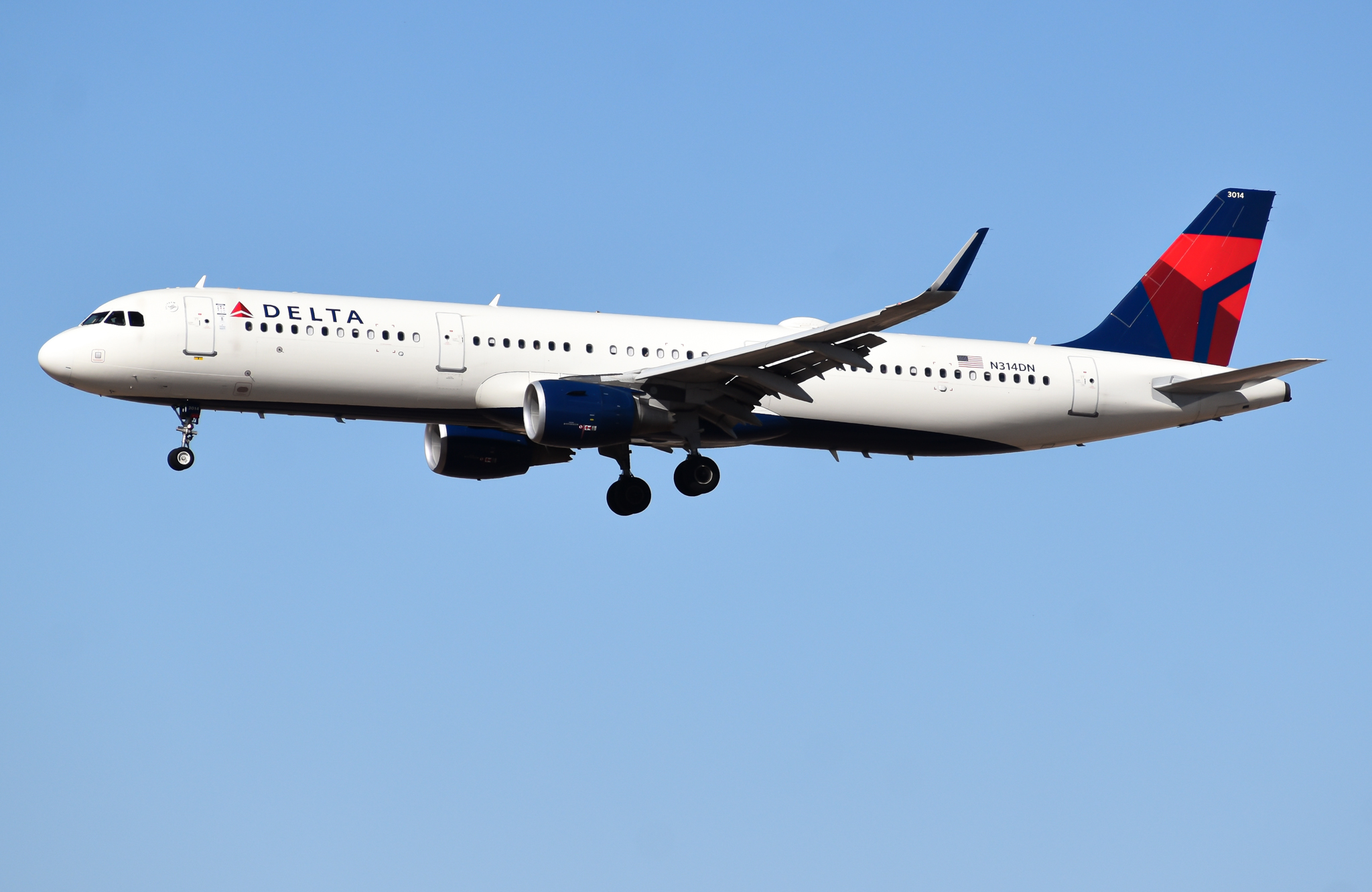 Full size: Delta Airlines Airbus A321-200 N314DN at Phoenix Sky Harbor International Airport
