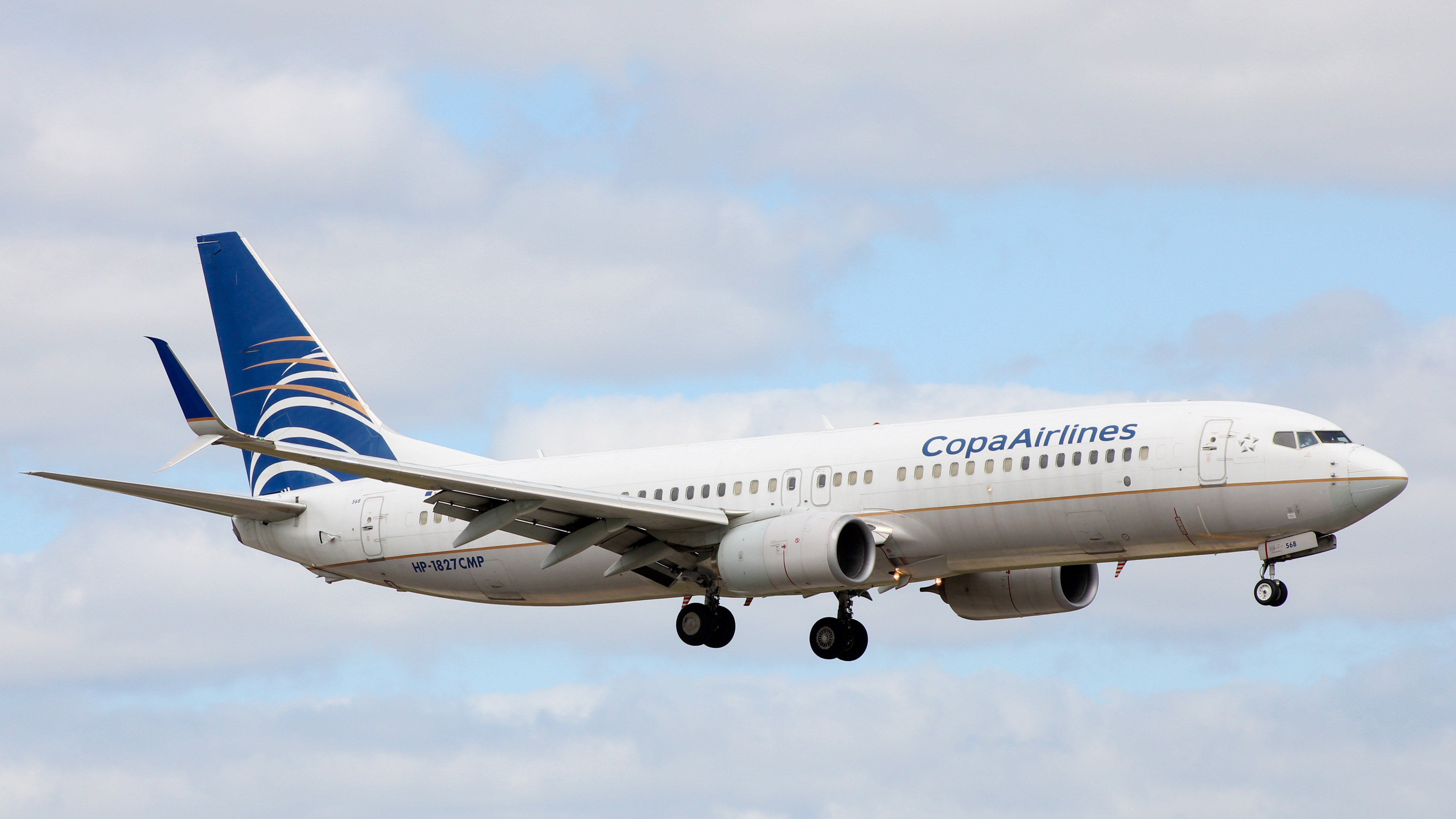 Full size: Copa Airlines Boeing 737-800 HP-1827CMP at Indianapolis International Airport