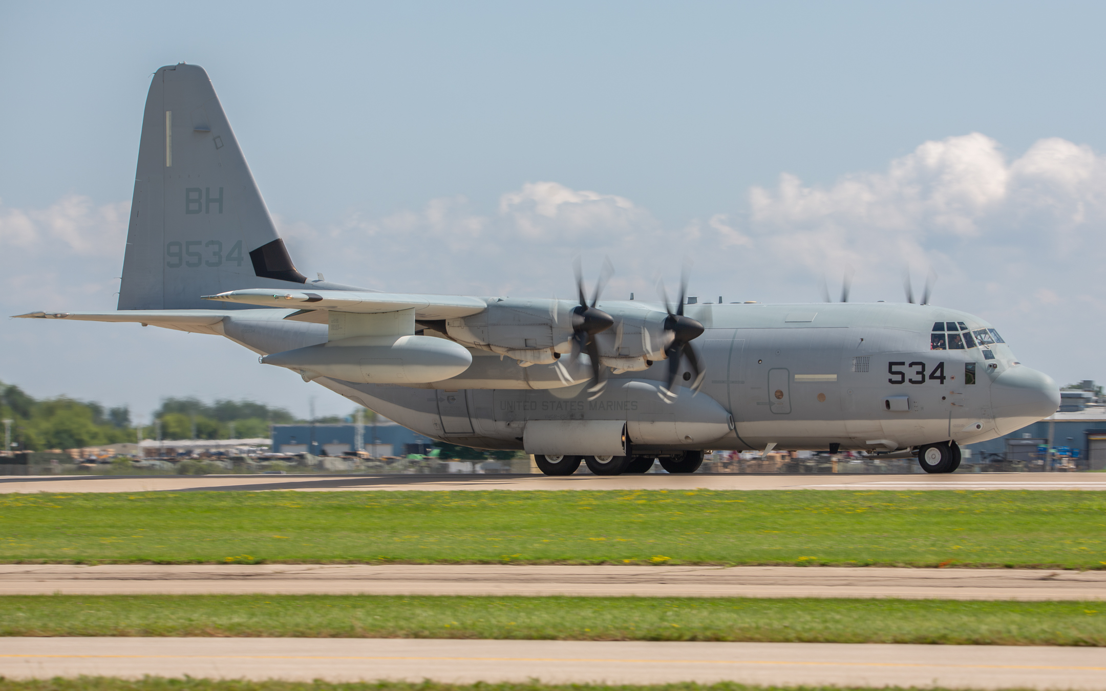 Full size: USMC - United States Marine Corp Lockheed C-130J Hercules 169534 at Wittman Regional Airport