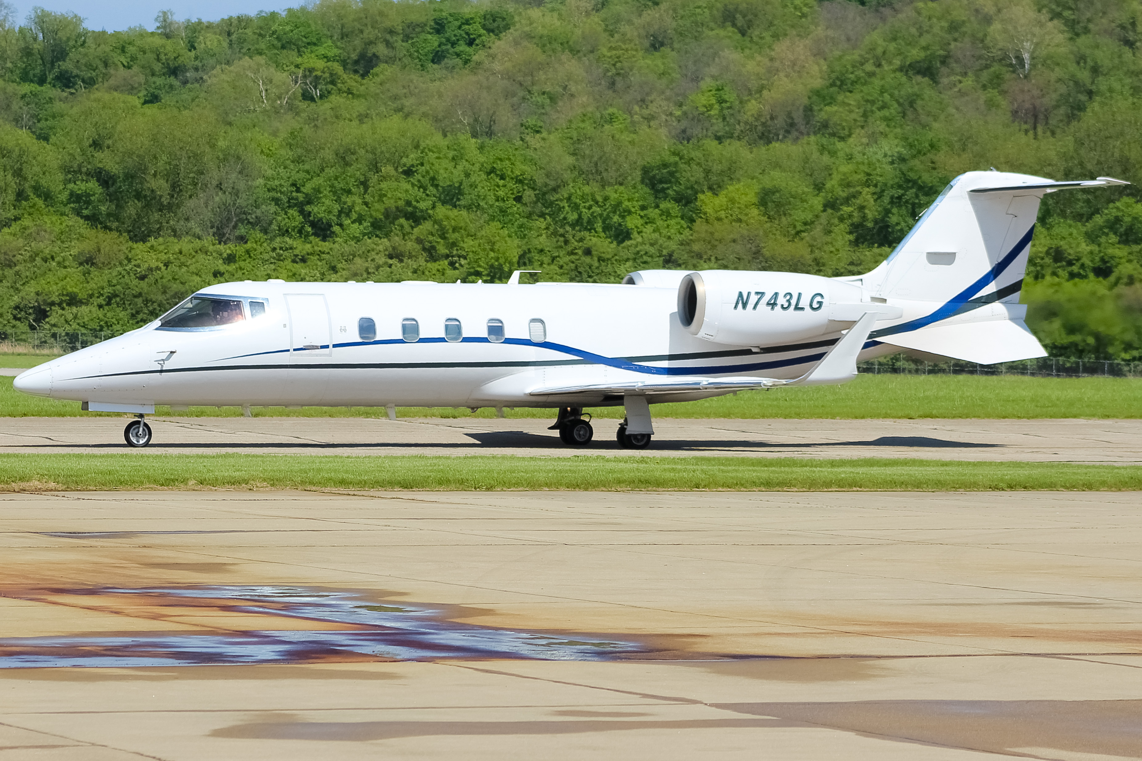 Full size: PRIVATE  Learjet 60 N743LG at Cincinnati Municipal Airport/Lunken Field