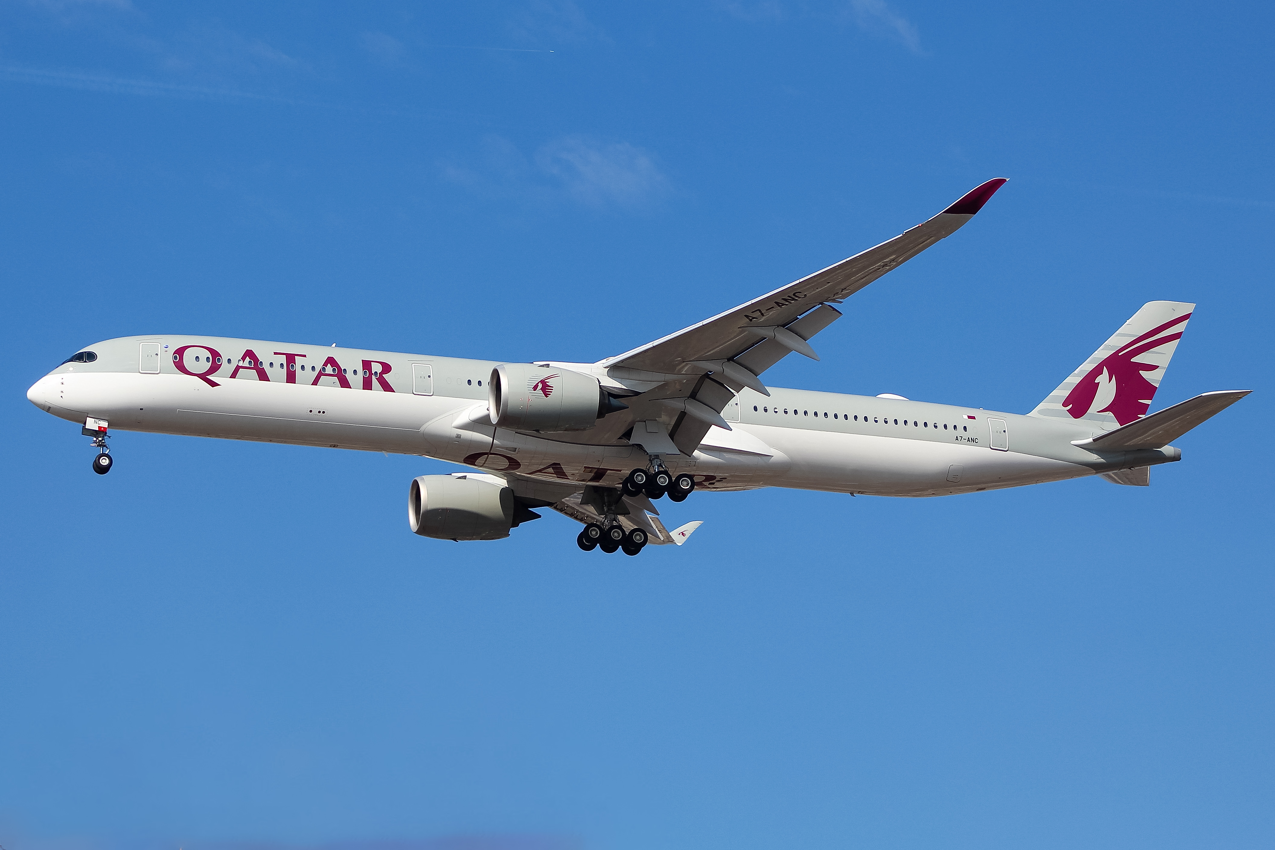Full size: Qatar Airways Airbus A350-1000 A7-ANC at Chicago O'Hare International Airport