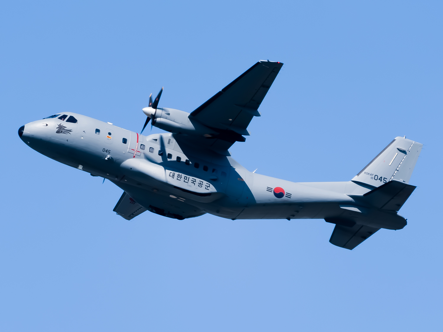 Full size: ROKAF CASA/IPTN CN-235M-200 10-045 at Gimhae International Airport