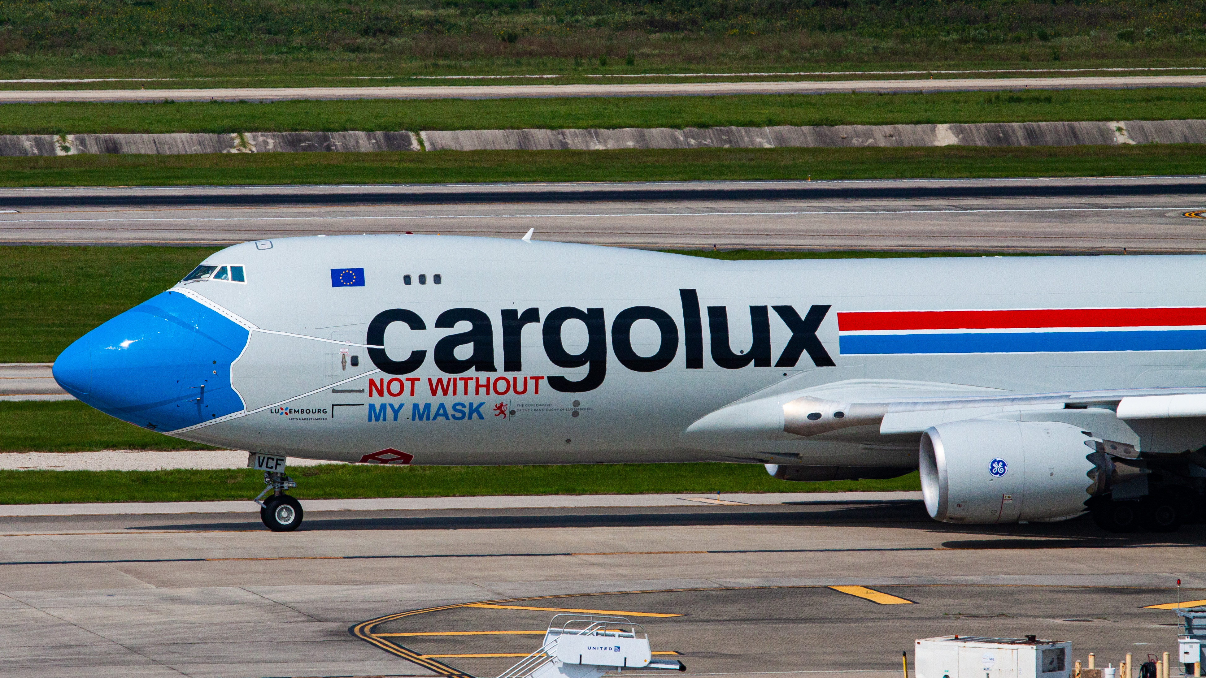 Full size: Cargolux Boeing 747-8F LX-VCF at Houston-George Bush Intercontinental Airport