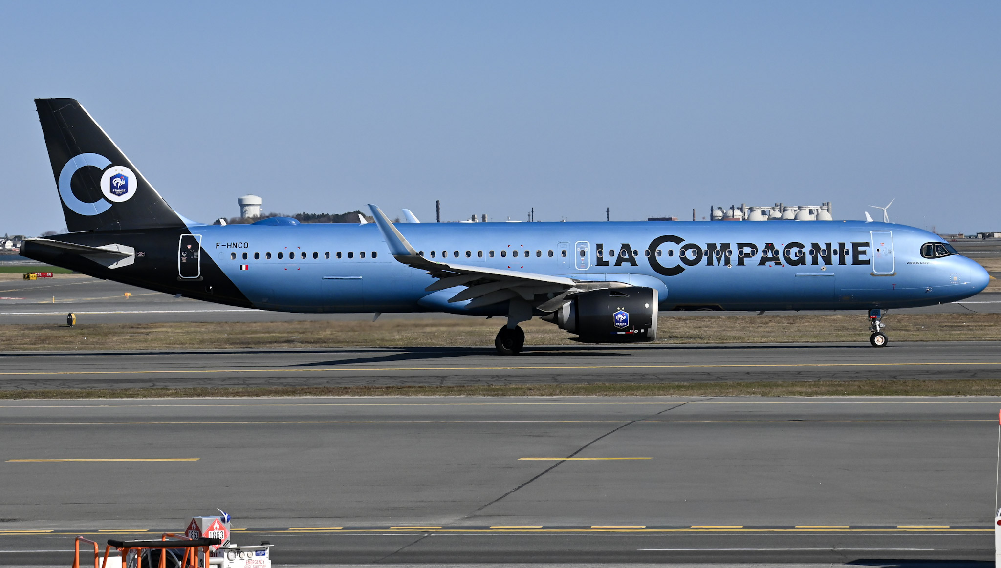 Full size: La Compagnie Airbus A321NEO F-HNCO at General Edward Lawrence Logan International Airport
