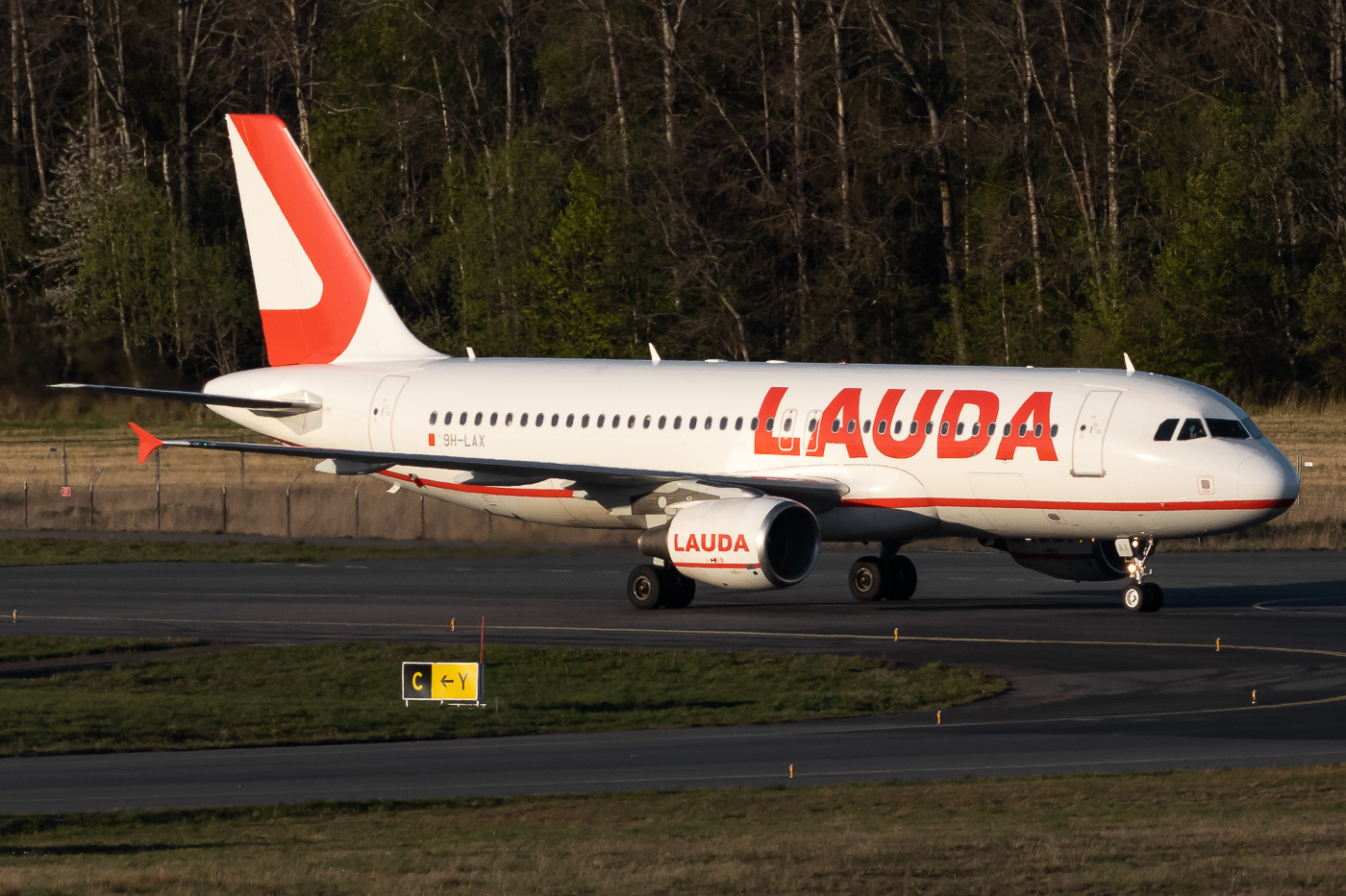 Full size: Lauda Motion Airbus A320 9H-LAX at Oslo Sandefjord Airport