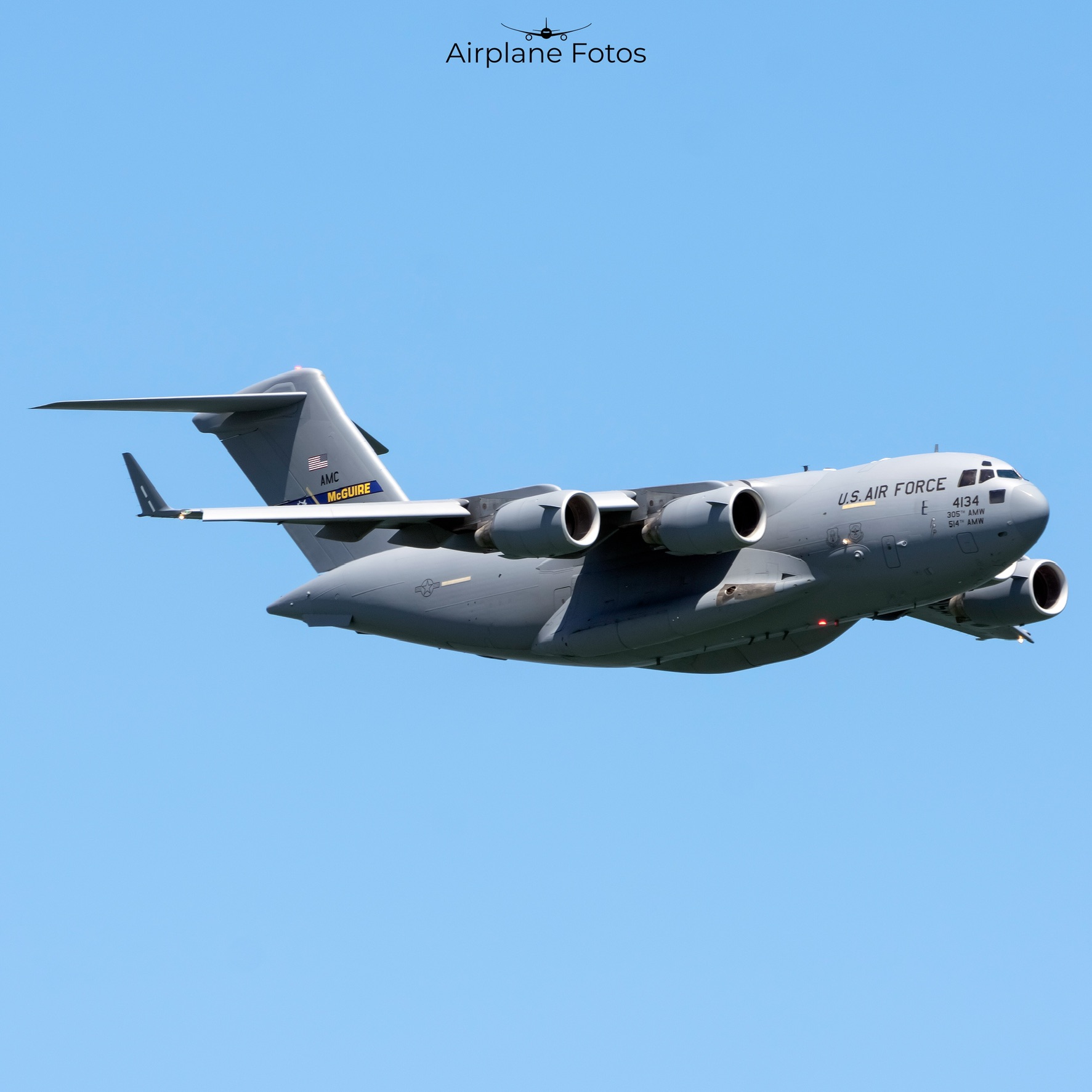 Full size: USAF - United States Air Force Boeing C-17 Globemaster III 04-4134 at Bissau Osvaldo Vieira International Airport